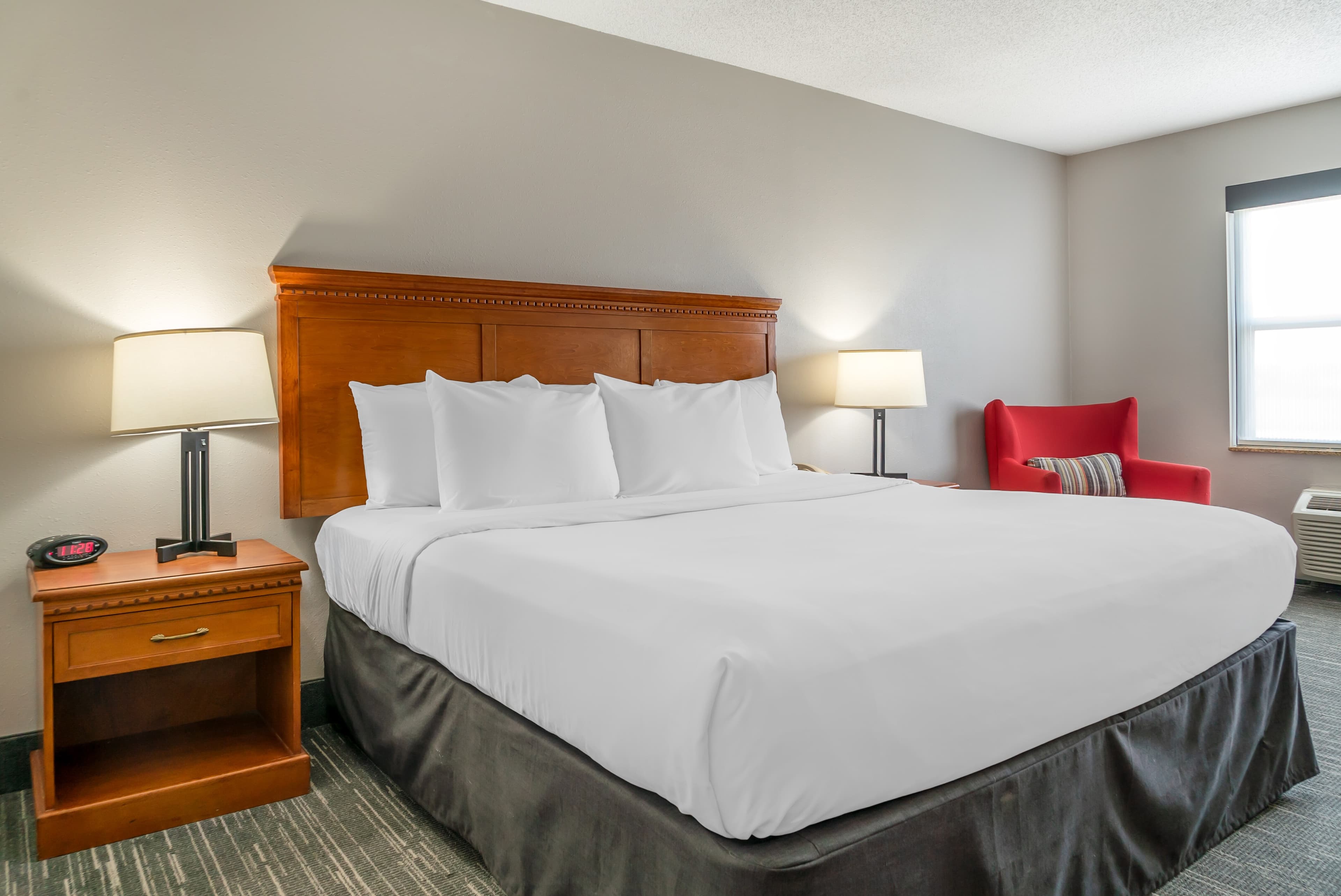 Country Inn & Suites by Radisson, Rossford - Toledo South — 13