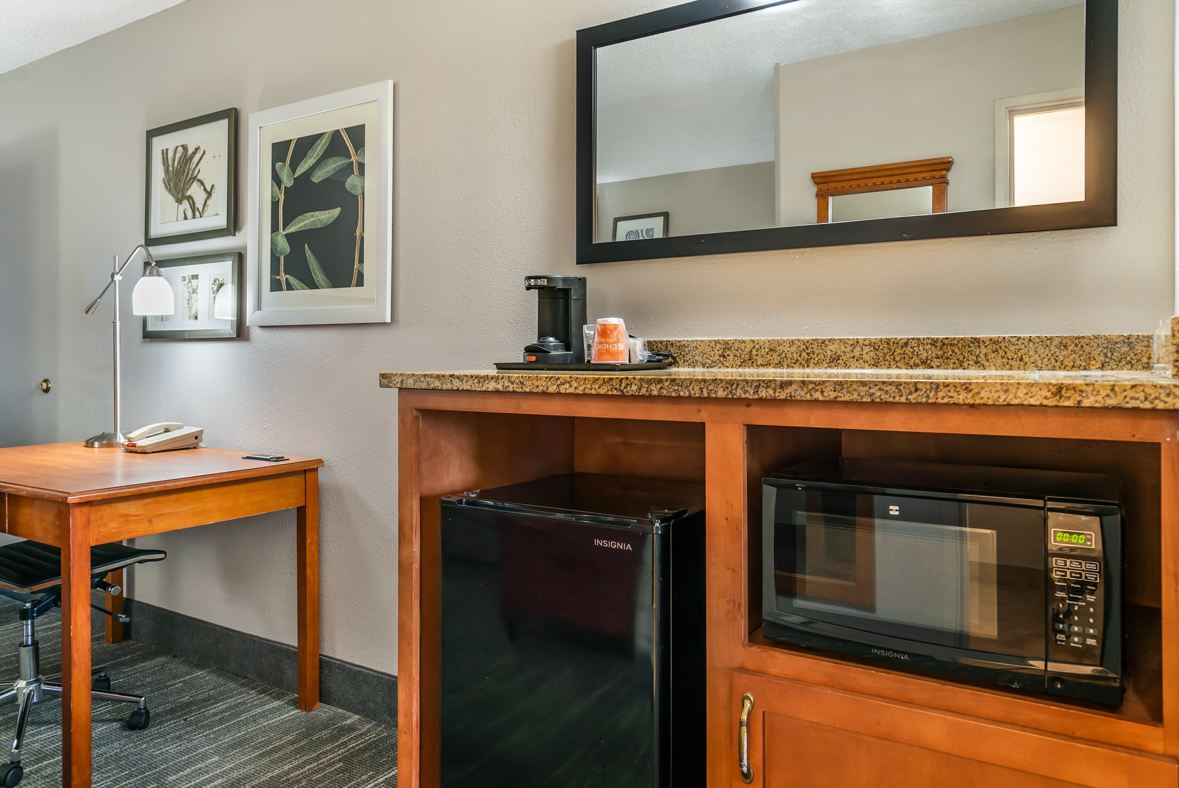 Country Inn & Suites by Radisson, Rossford - Toledo South — 17