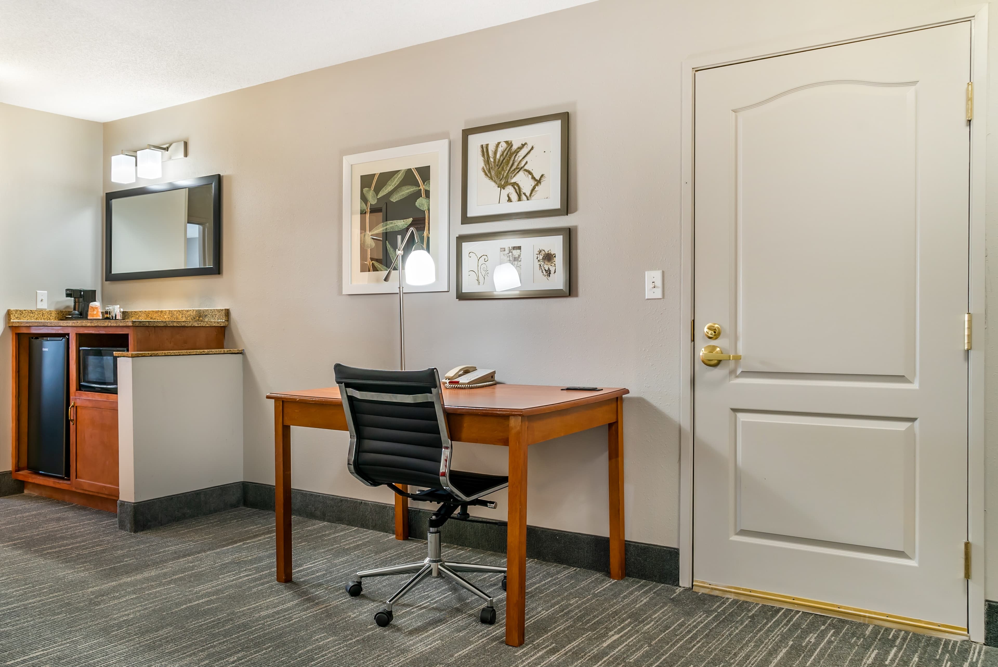 Country Inn & Suites by Radisson, Rossford - Toledo South — 29