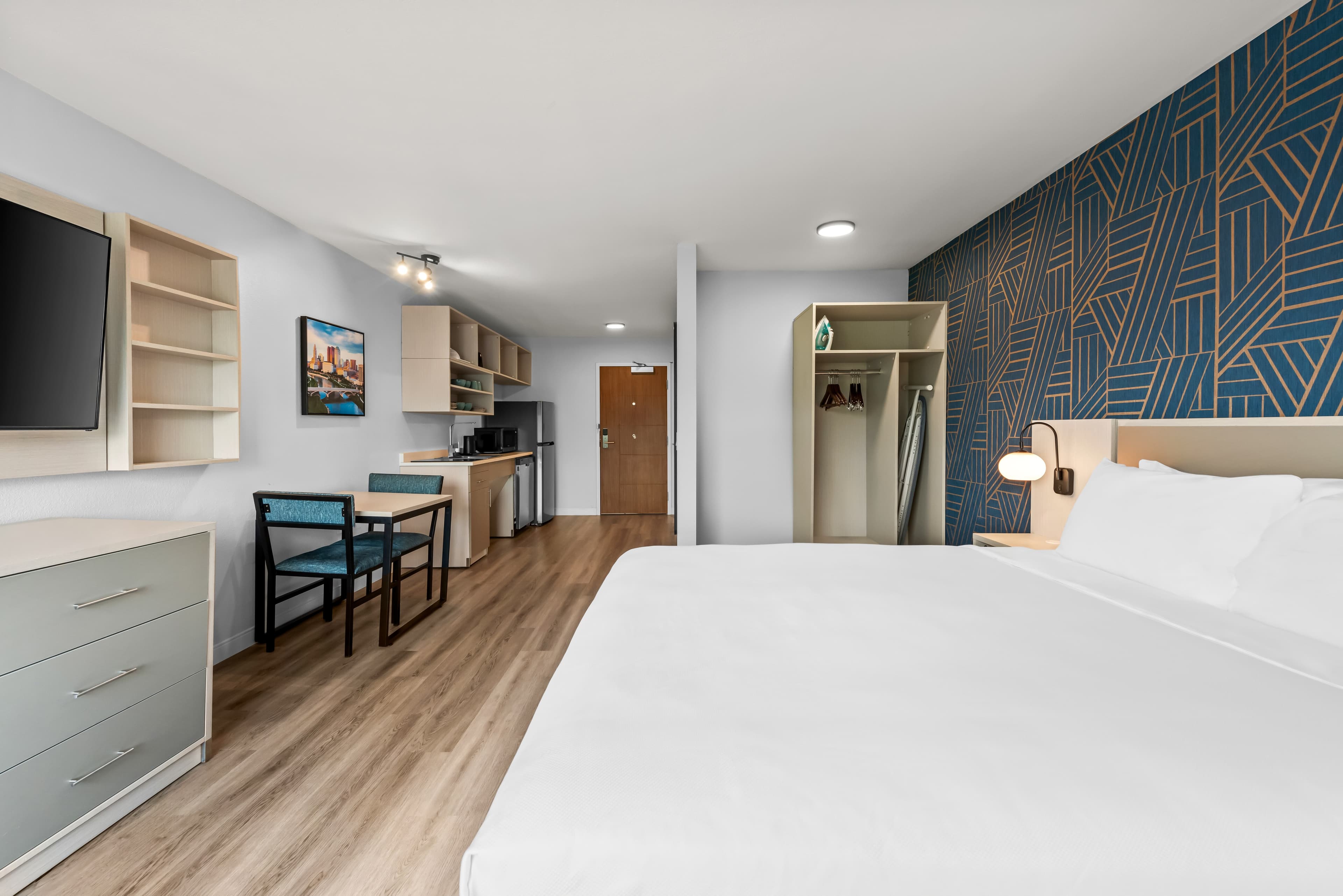 MainStay Suites Columbus North - Worthington - Image 3