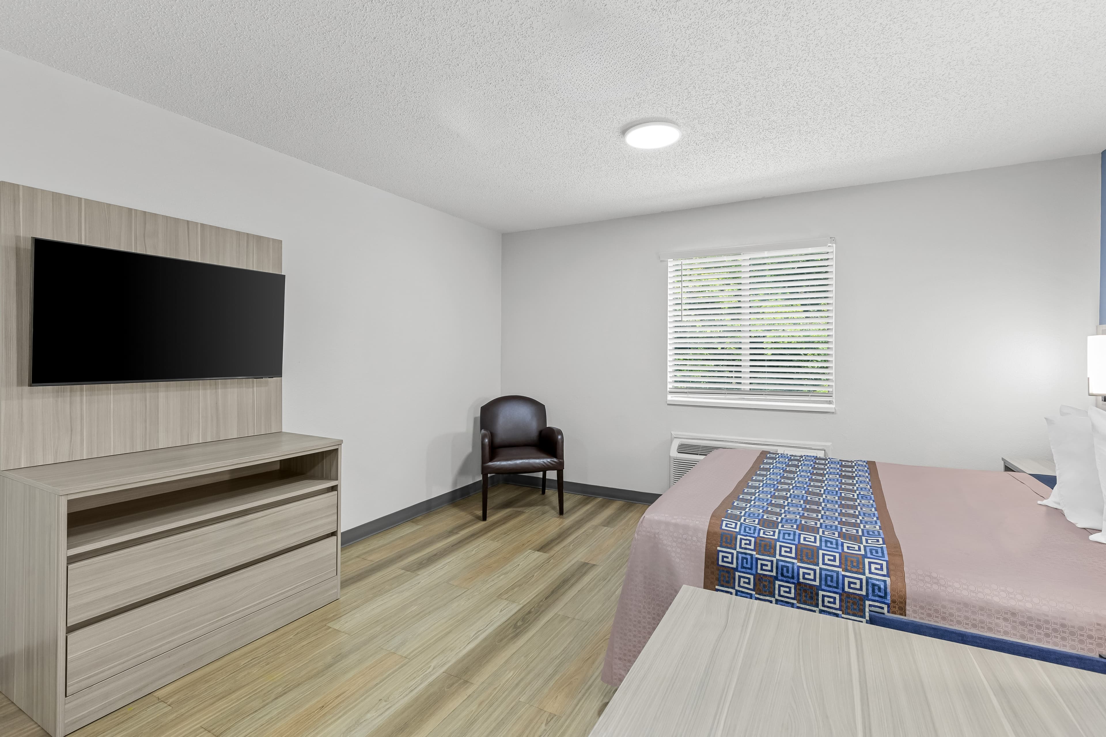 Suburban Studios Copley Akron West — 10