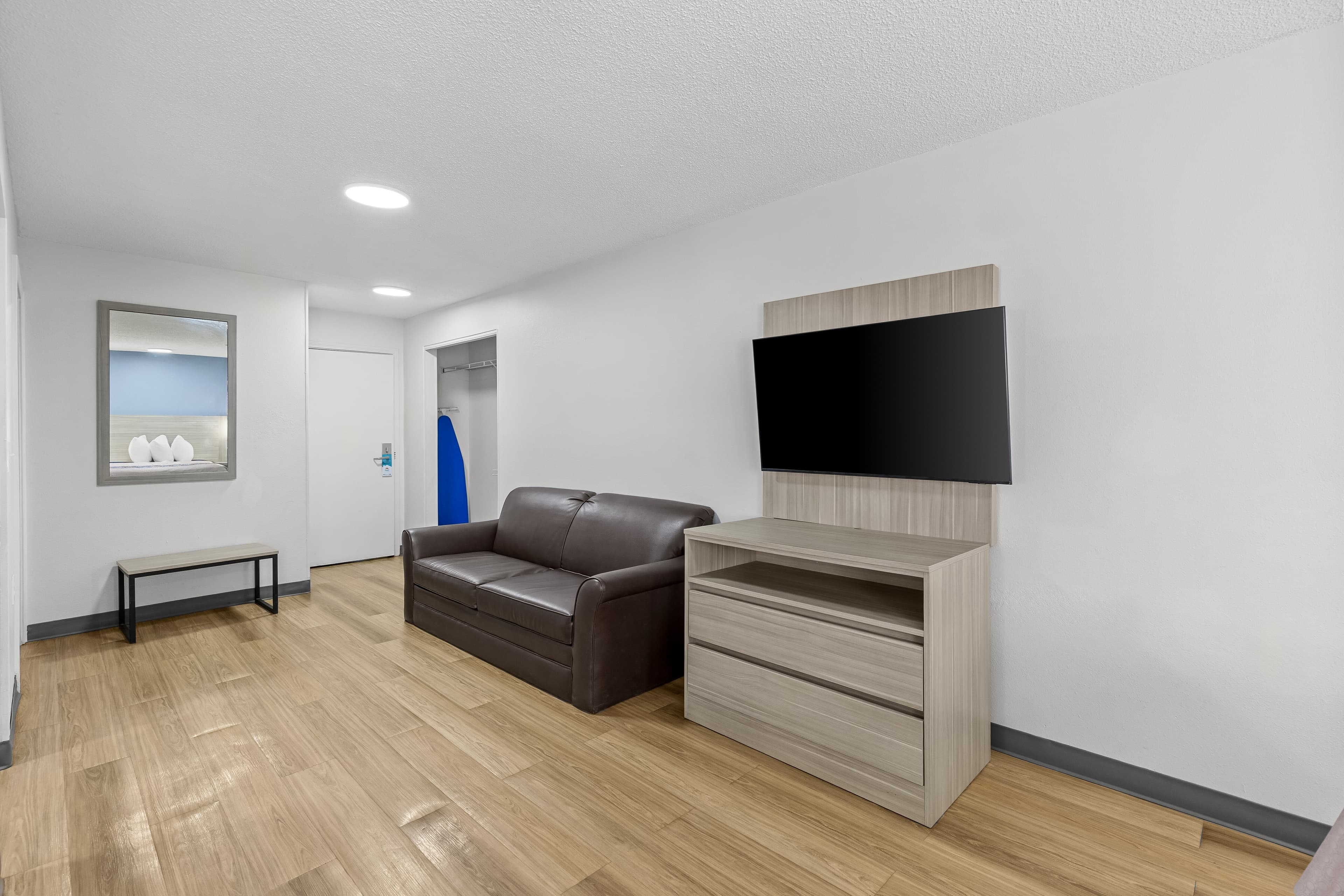 Suburban Studios Copley Akron West — 23