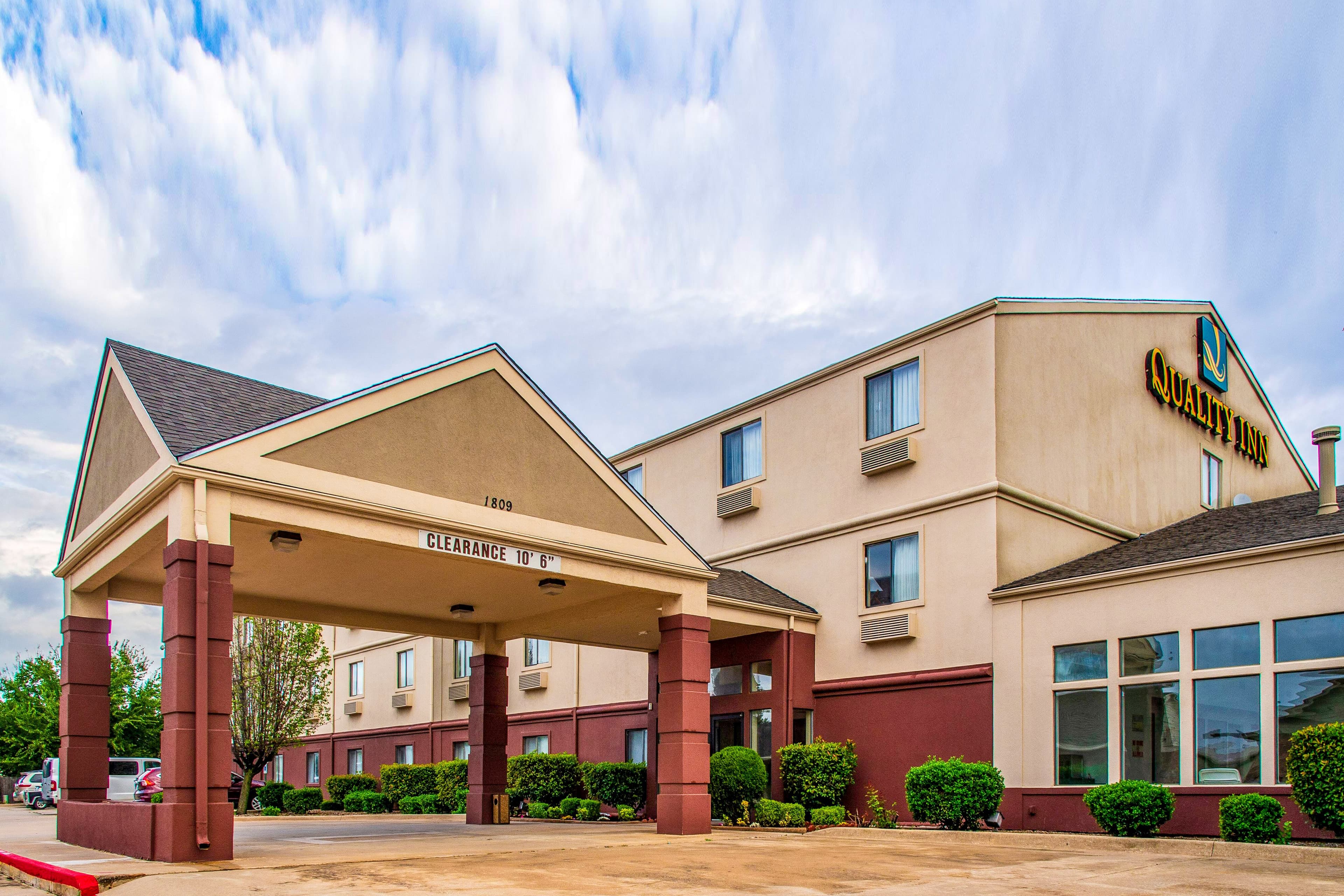Quality Inn Moore - Oklahoma City - Image 1