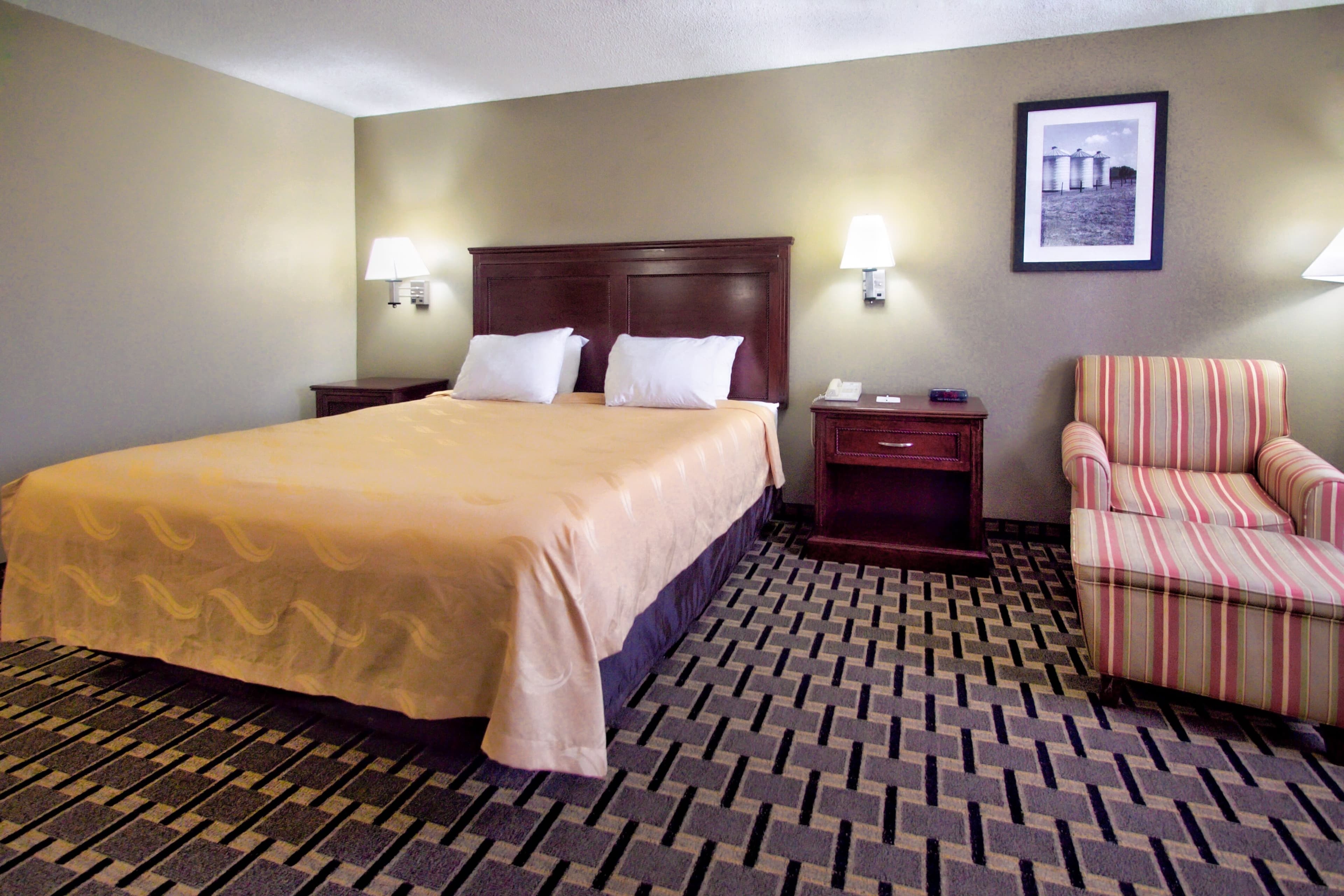 Quality Inn Moore - Oklahoma City - Image 2