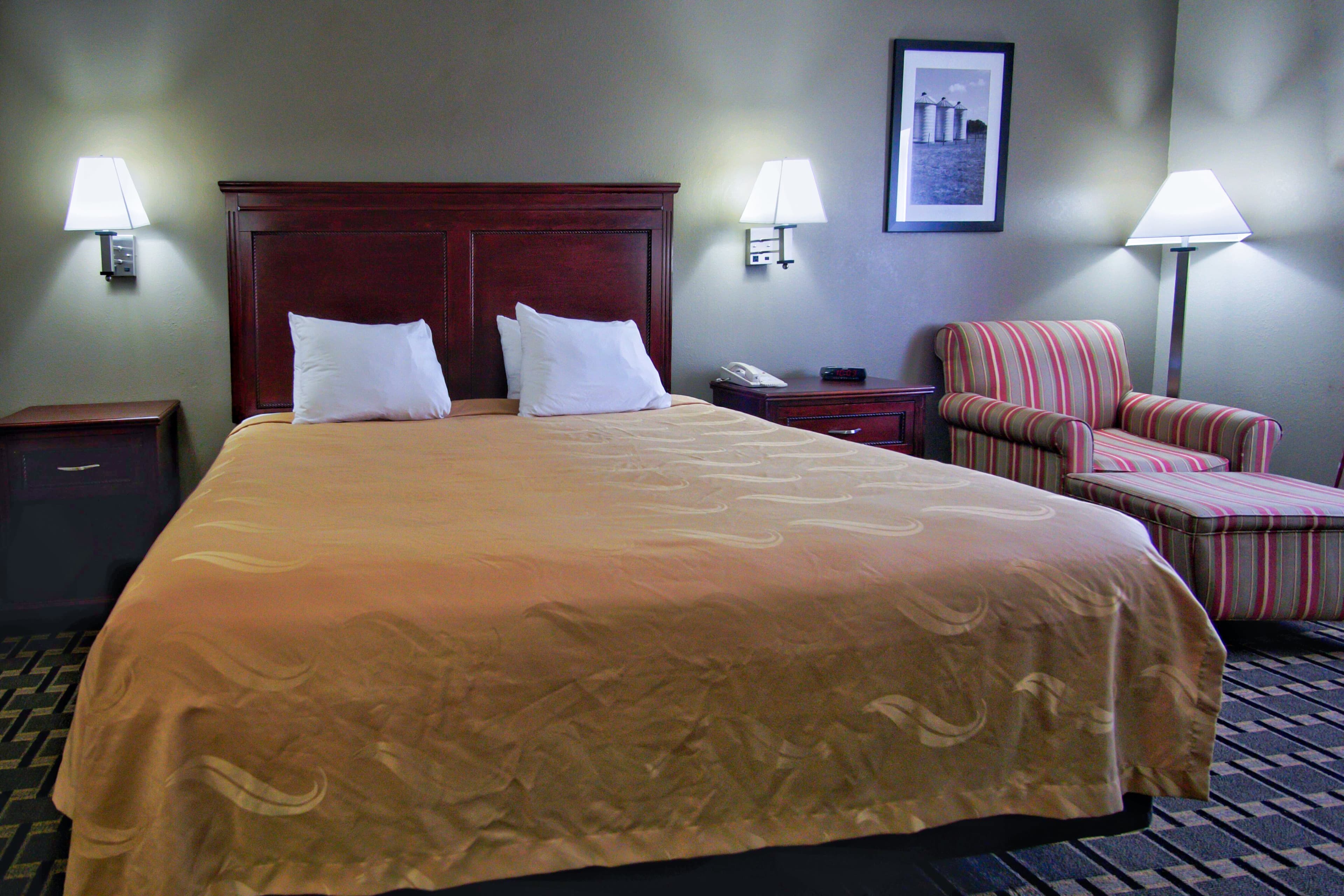Quality Inn Moore - Oklahoma City - Image 3