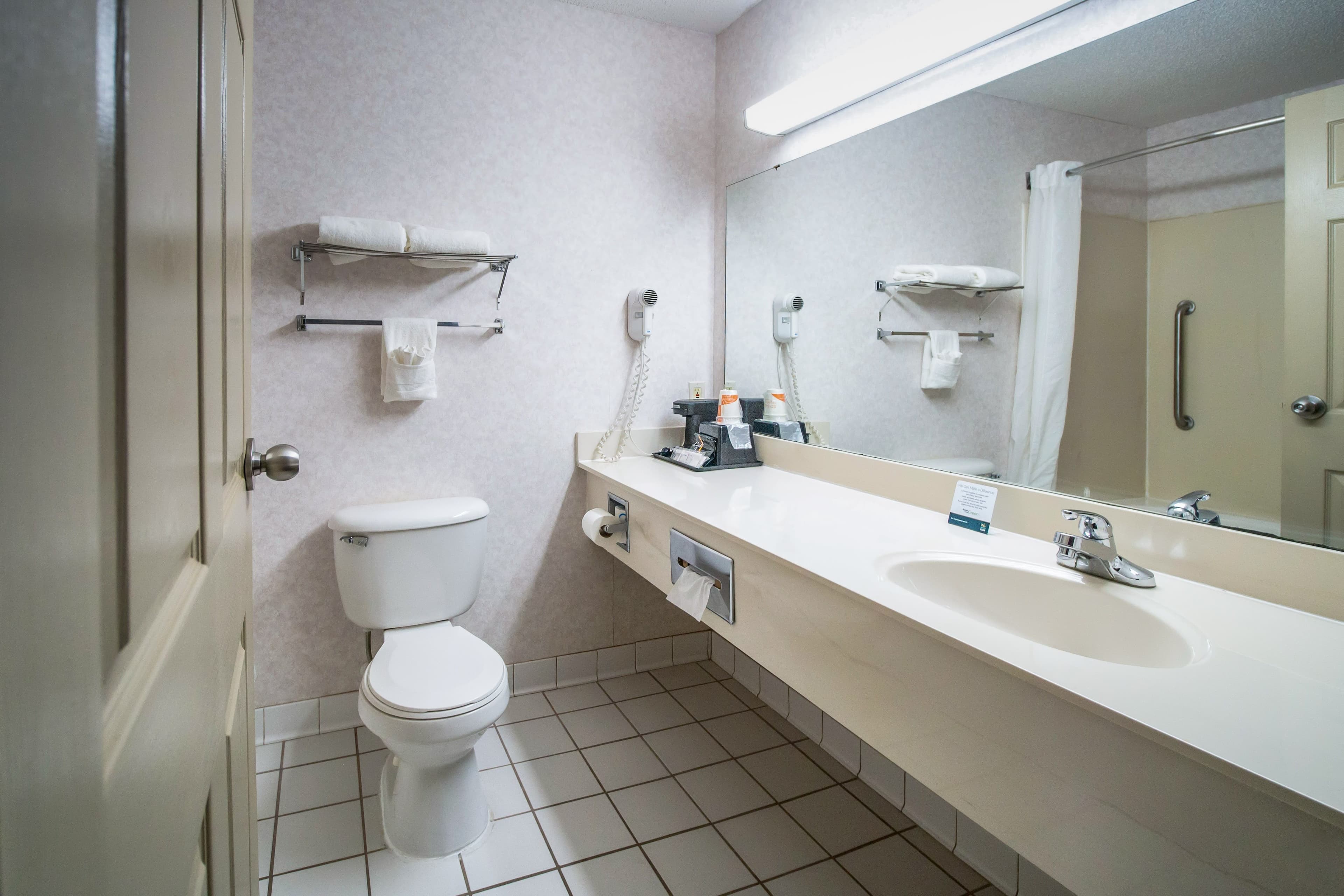 Quality Inn Moore - Oklahoma City — 14