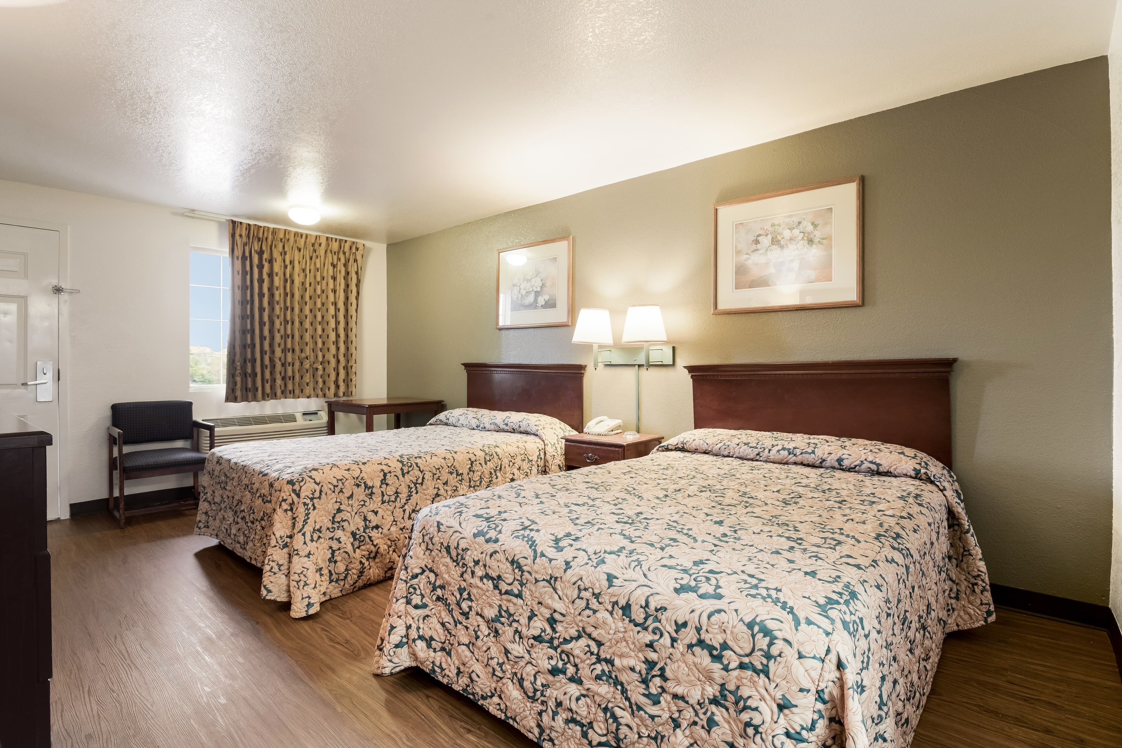 Econo Lodge Bartlesville Hwy 75 - Image 3