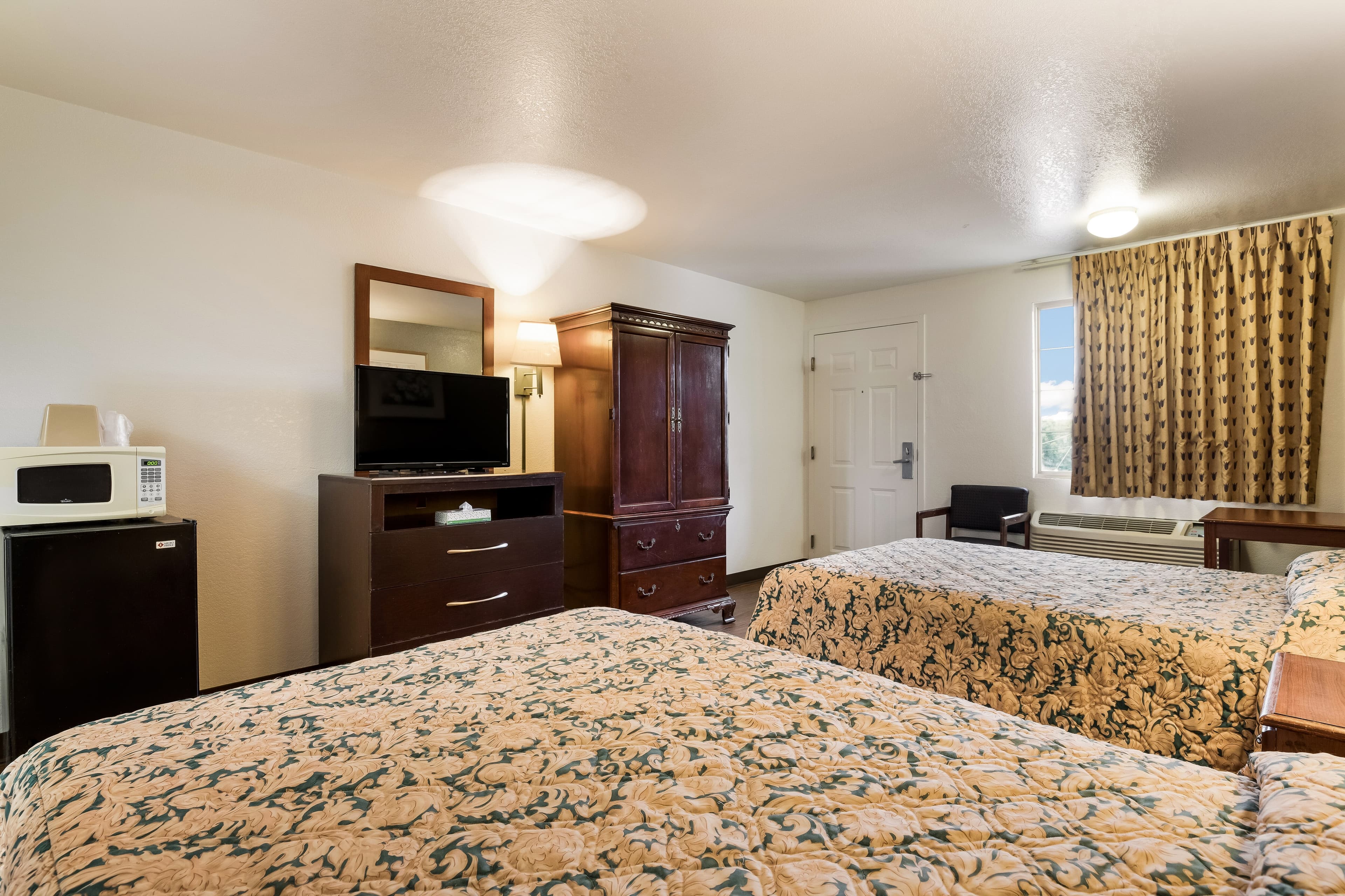Econo Lodge Bartlesville Hwy 75 - Image 4