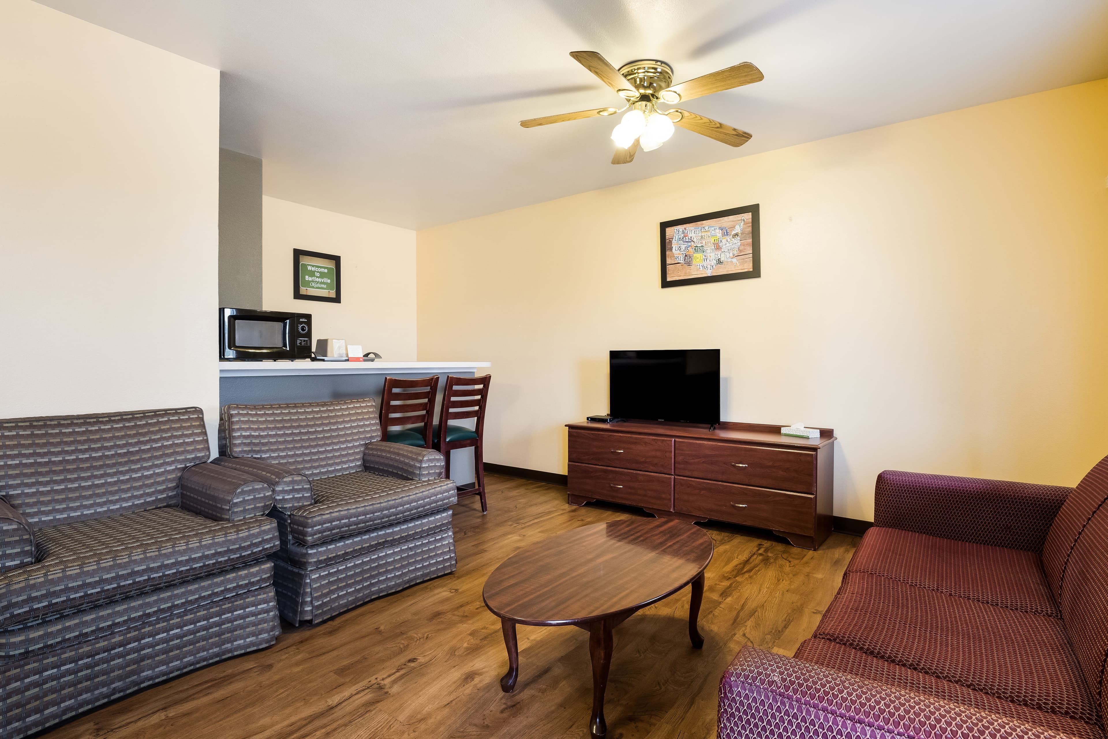 Econo Lodge Bartlesville Hwy 75 — 14