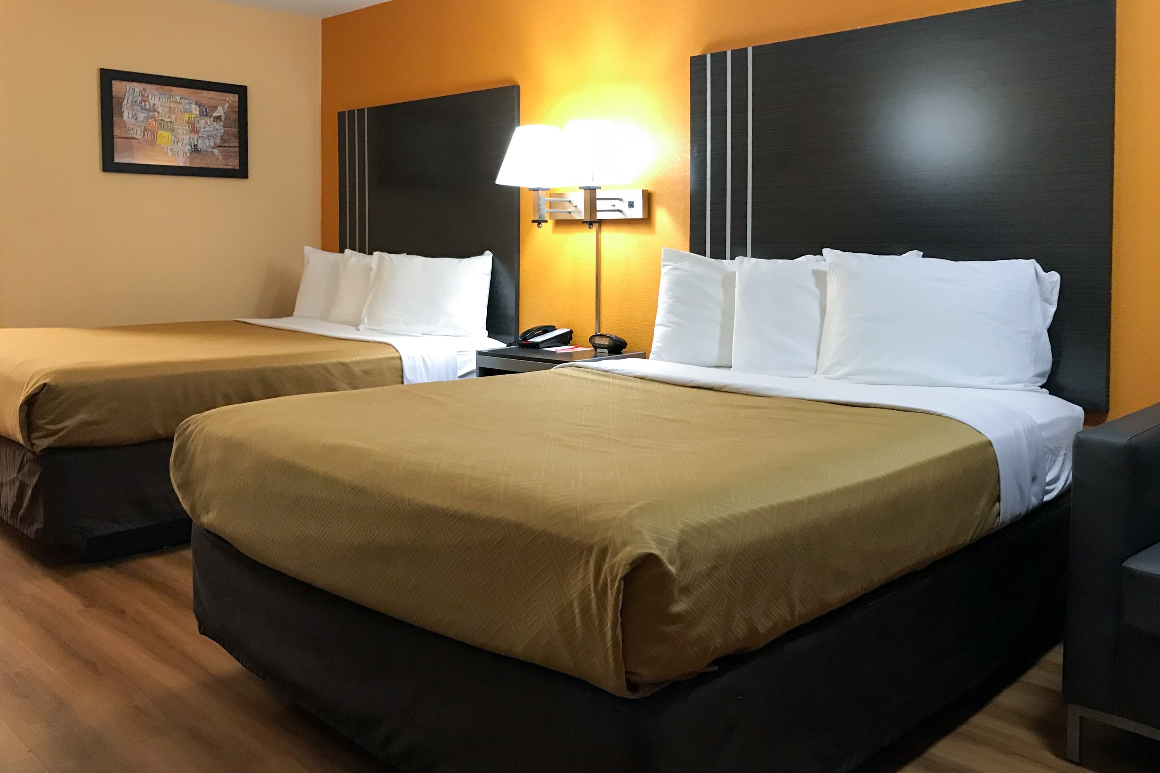 Econo Lodge Purcell — 10