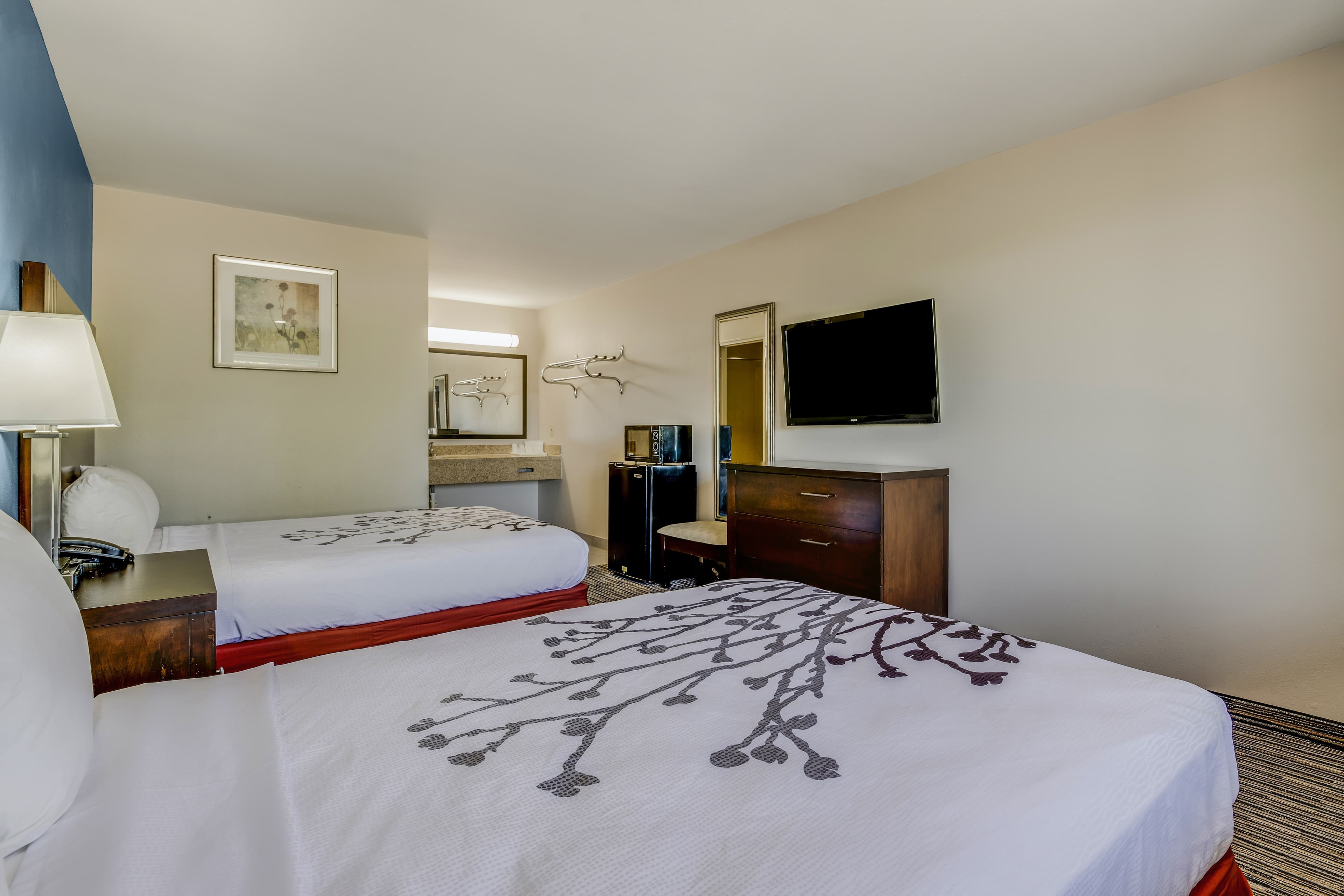 Econo Lodge Inn & Suites Enid South — 6