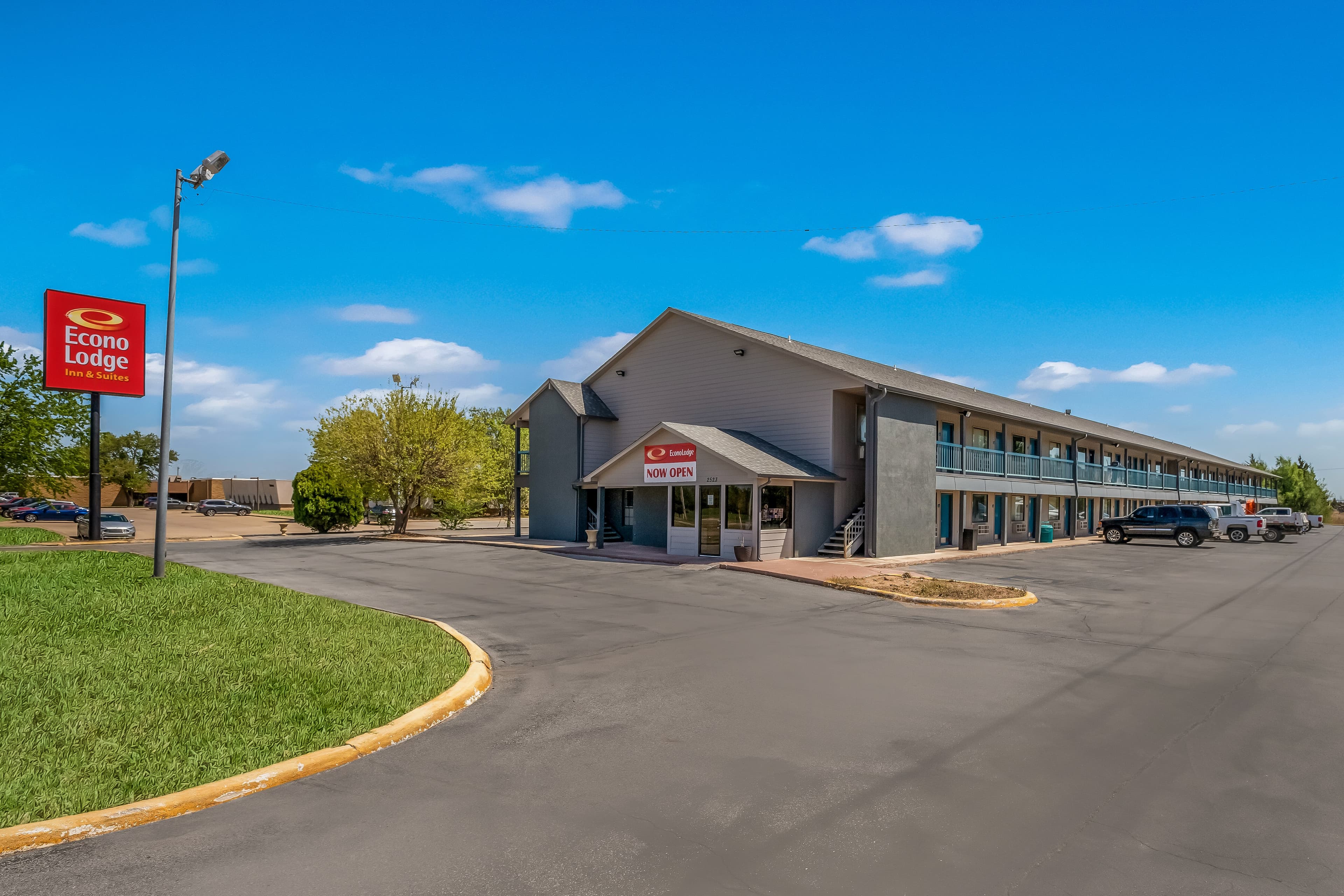 Econo Lodge Inn & Suites Enid South - Image 1