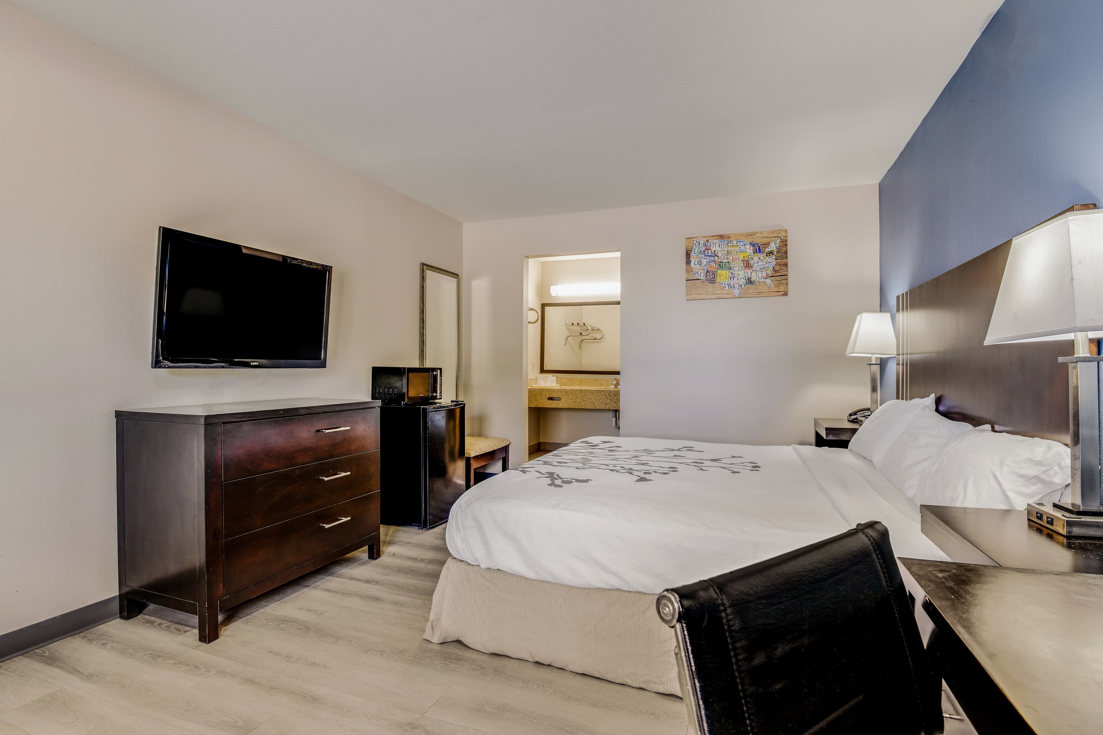 Econo Lodge Inn & Suites Enid South — 13