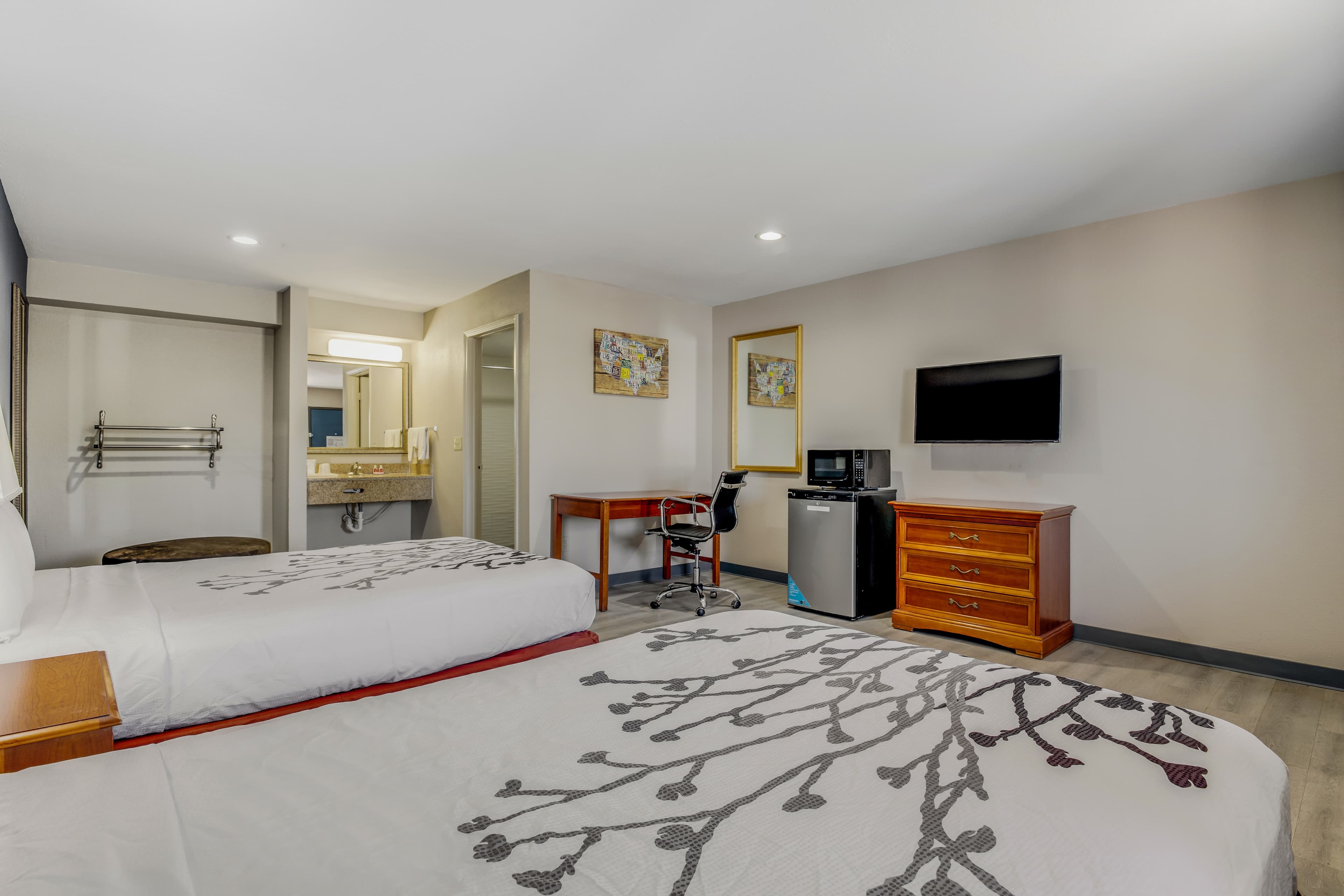 Econo Lodge Inn & Suites Enid South — 17