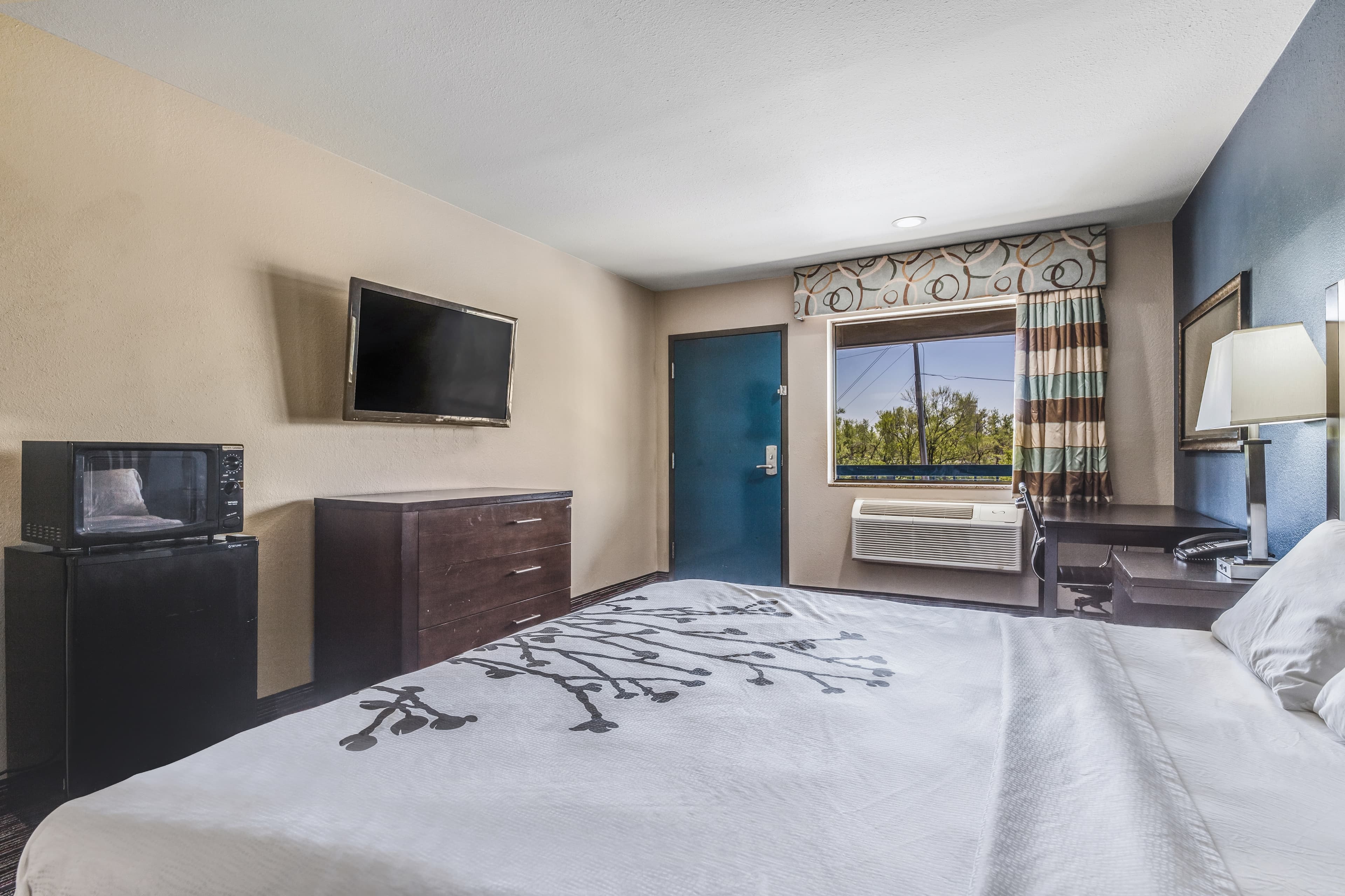 Econo Lodge Inn & Suites Enid South — 33