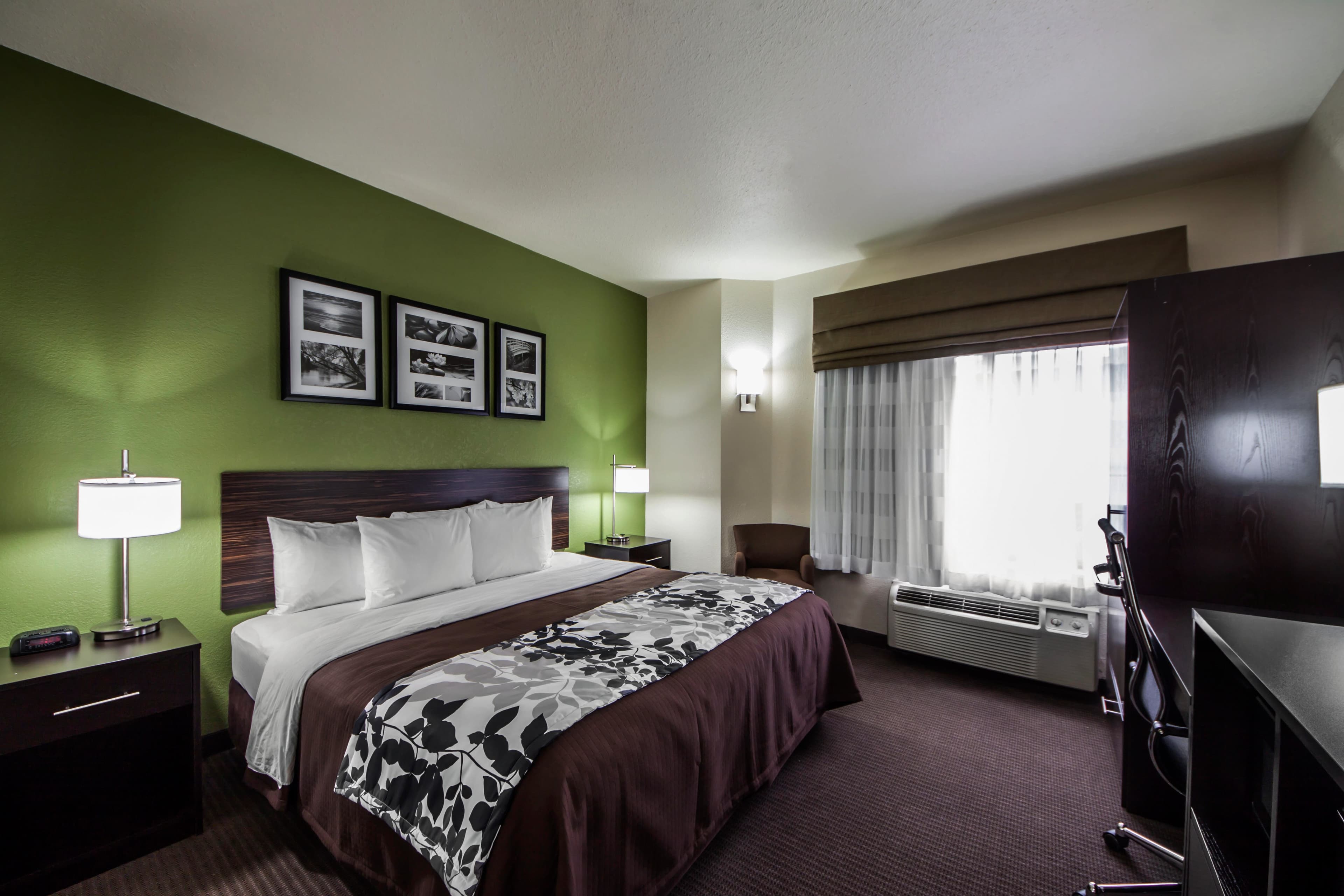 Sleep Inn & Suites Tulsa Central I-44 - Image 1