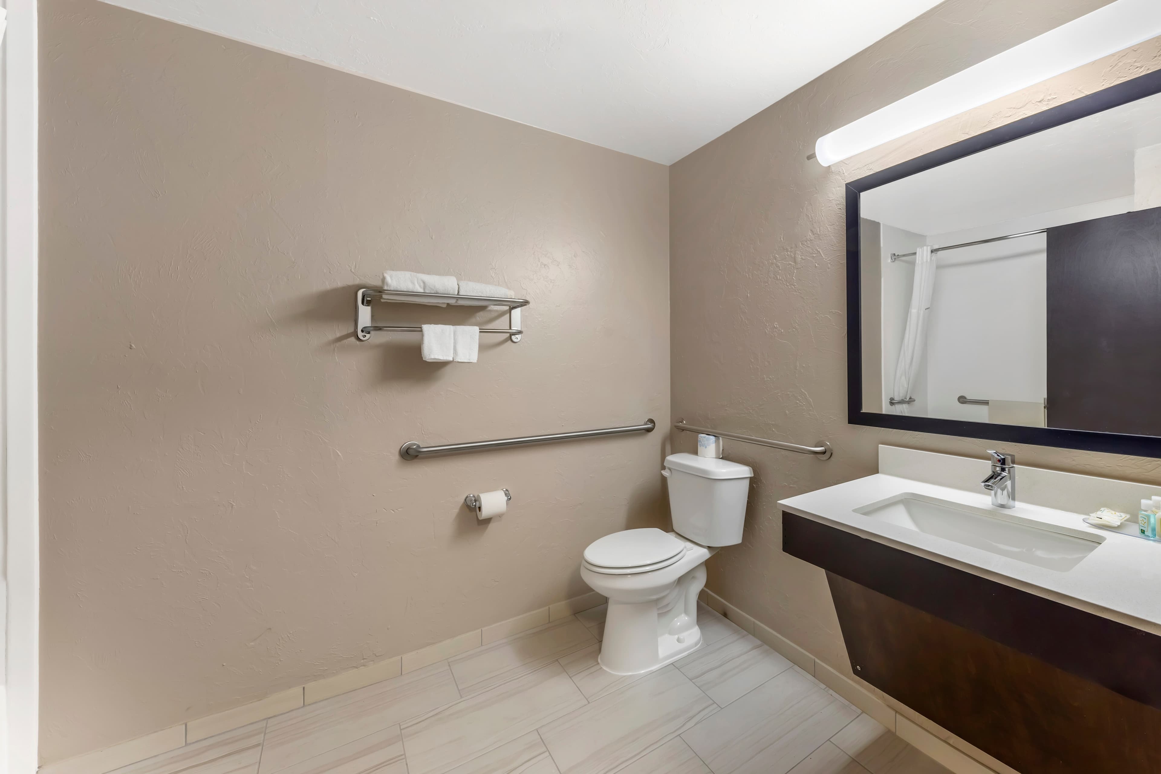 Quality Inn El Reno - Image 5