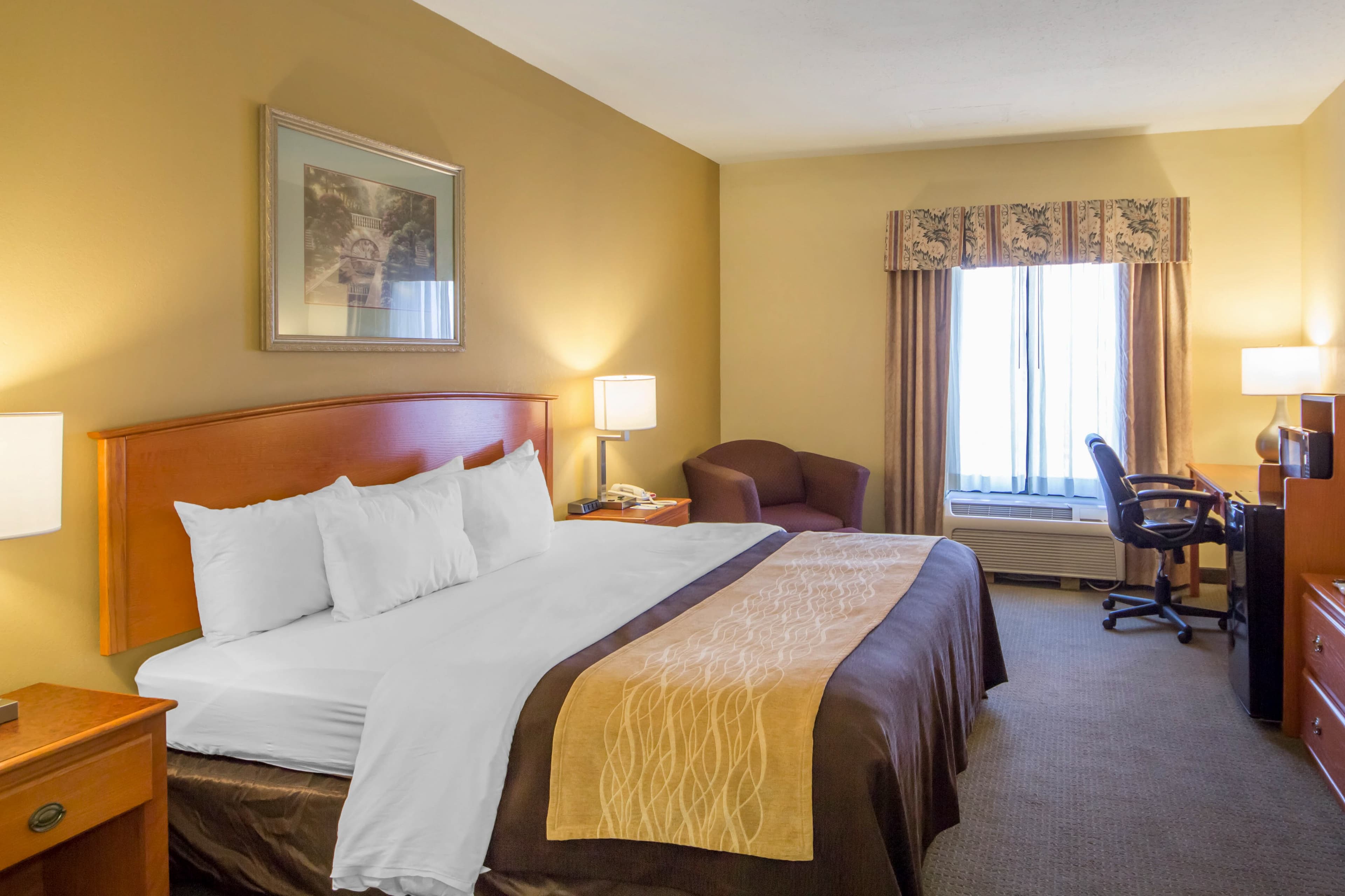 Quality Inn & Suites MidAmerica Industrial Park Area - Image 1