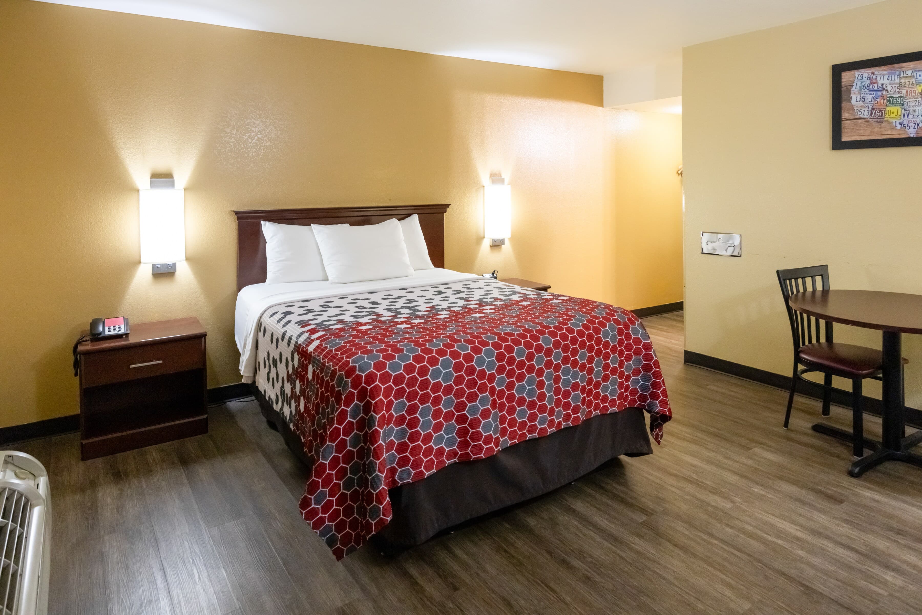 Econo Lodge McAlester - Image 2