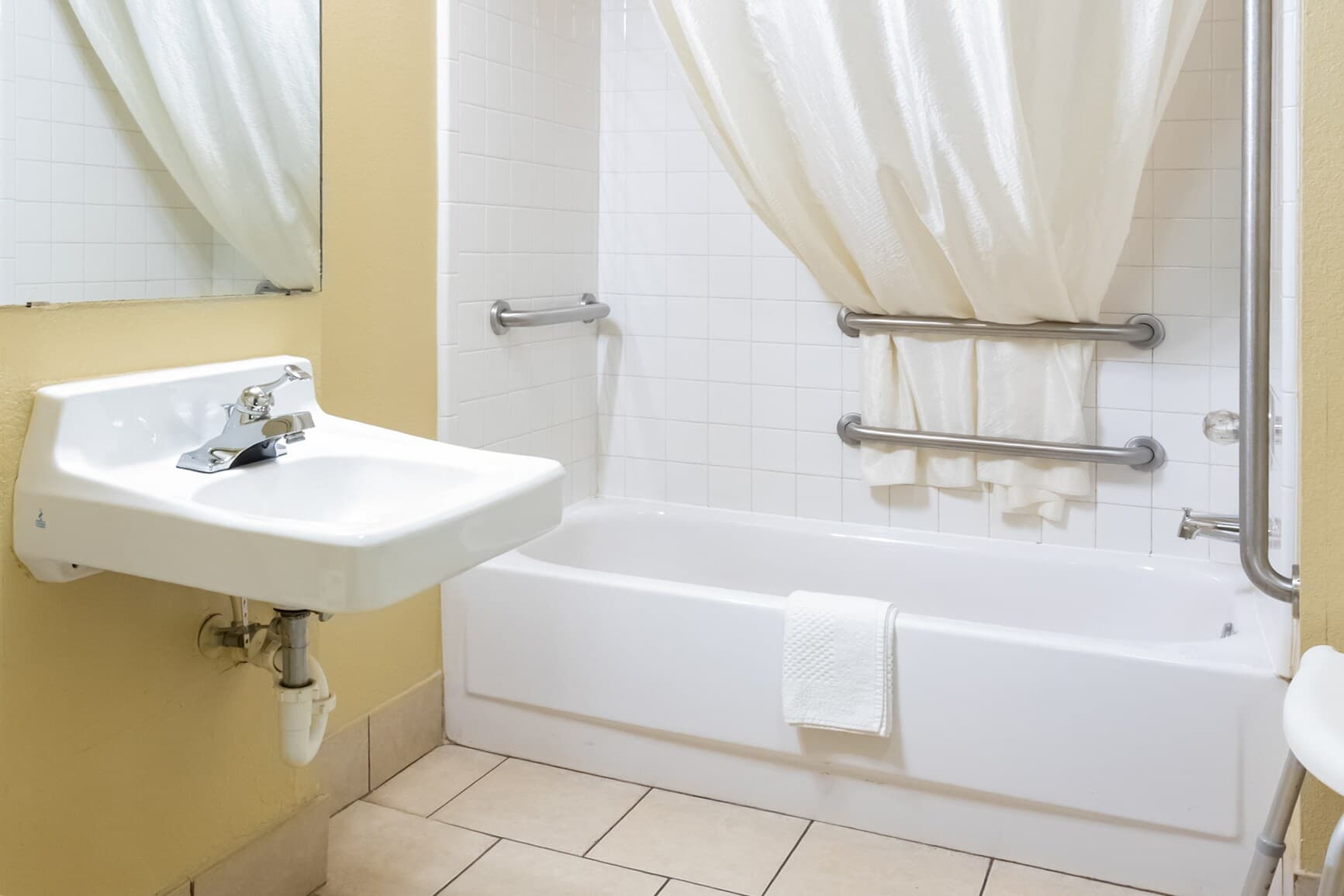 Econo Lodge McAlester - Image 5