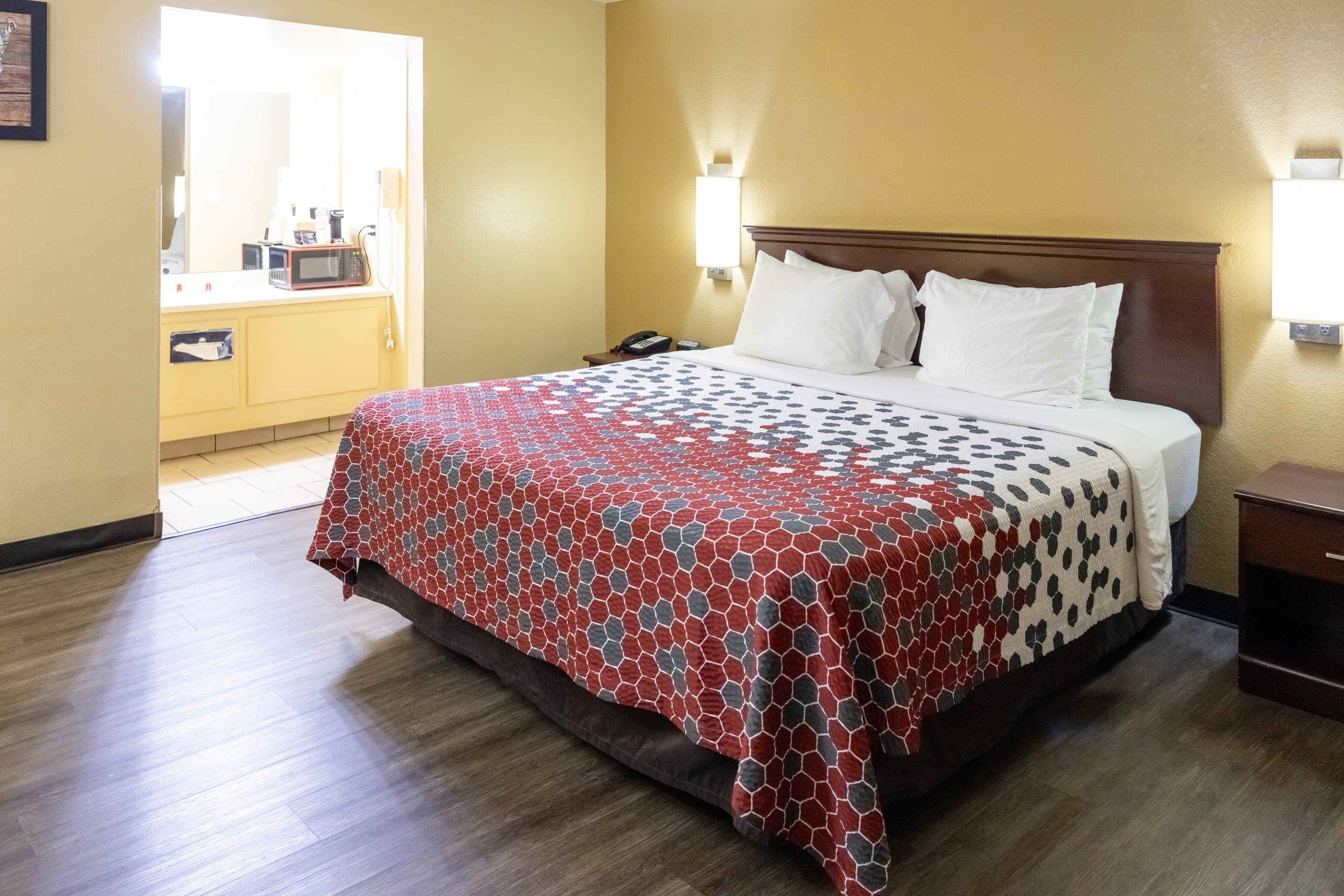 Econo Lodge McAlester — 7