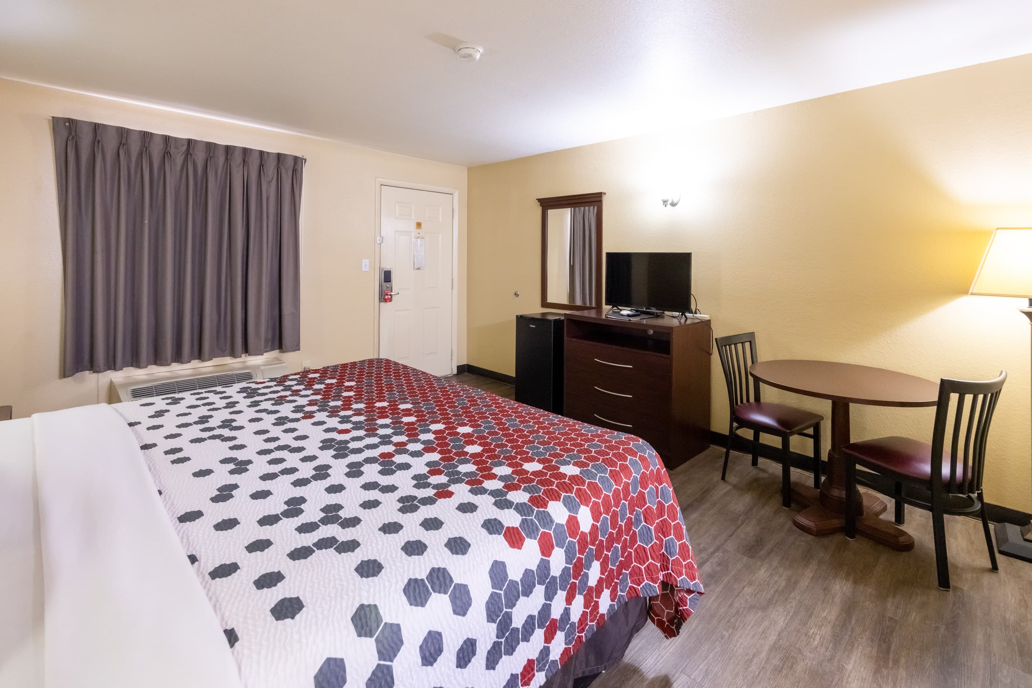 Econo Lodge McAlester — 8
