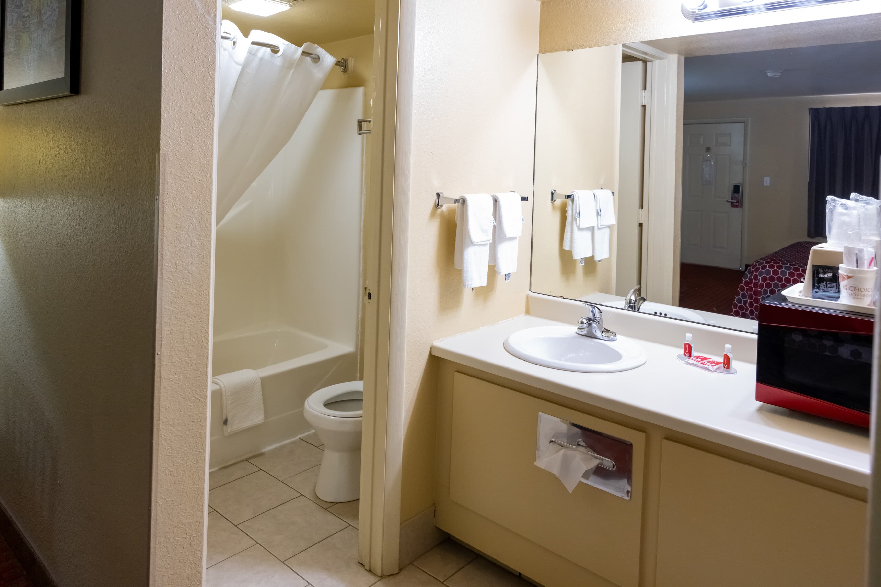 Econo Lodge McAlester — 11