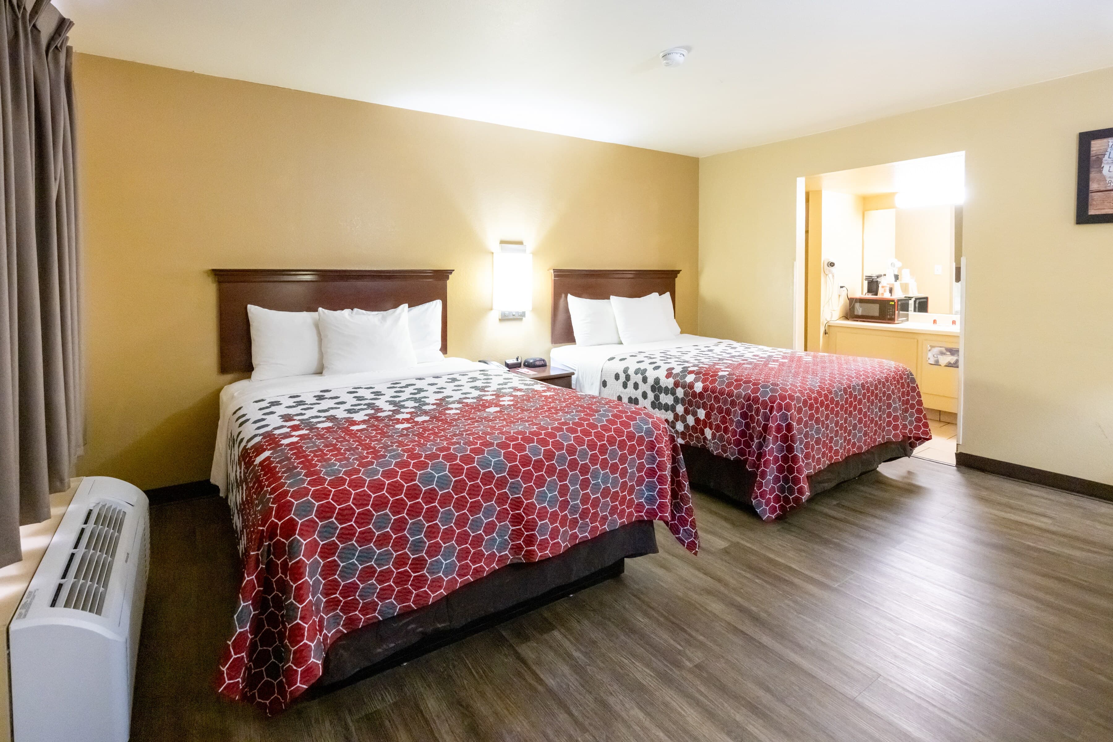Econo Lodge McAlester — 25