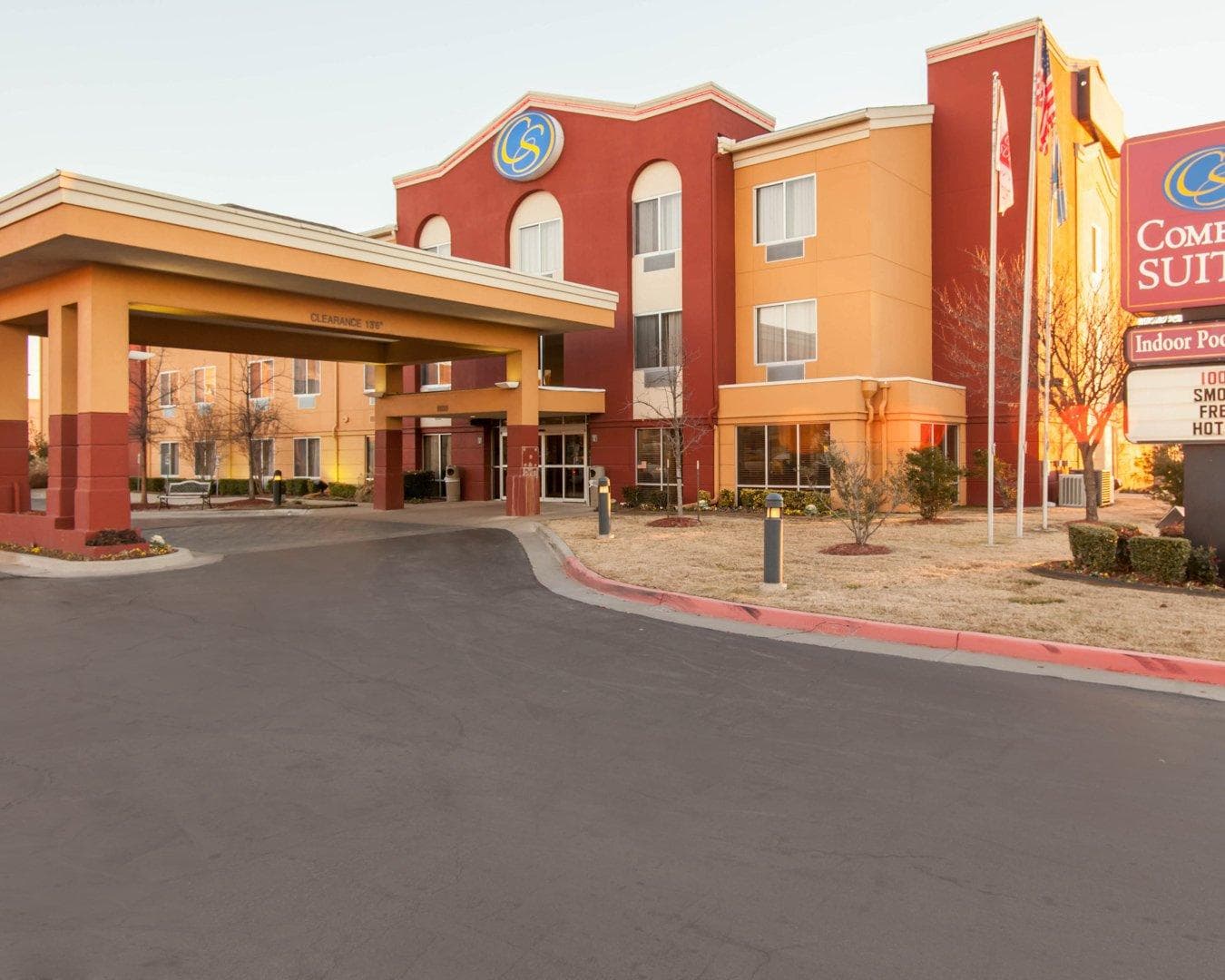 Comfort Suites Tulsa Central - Image 1