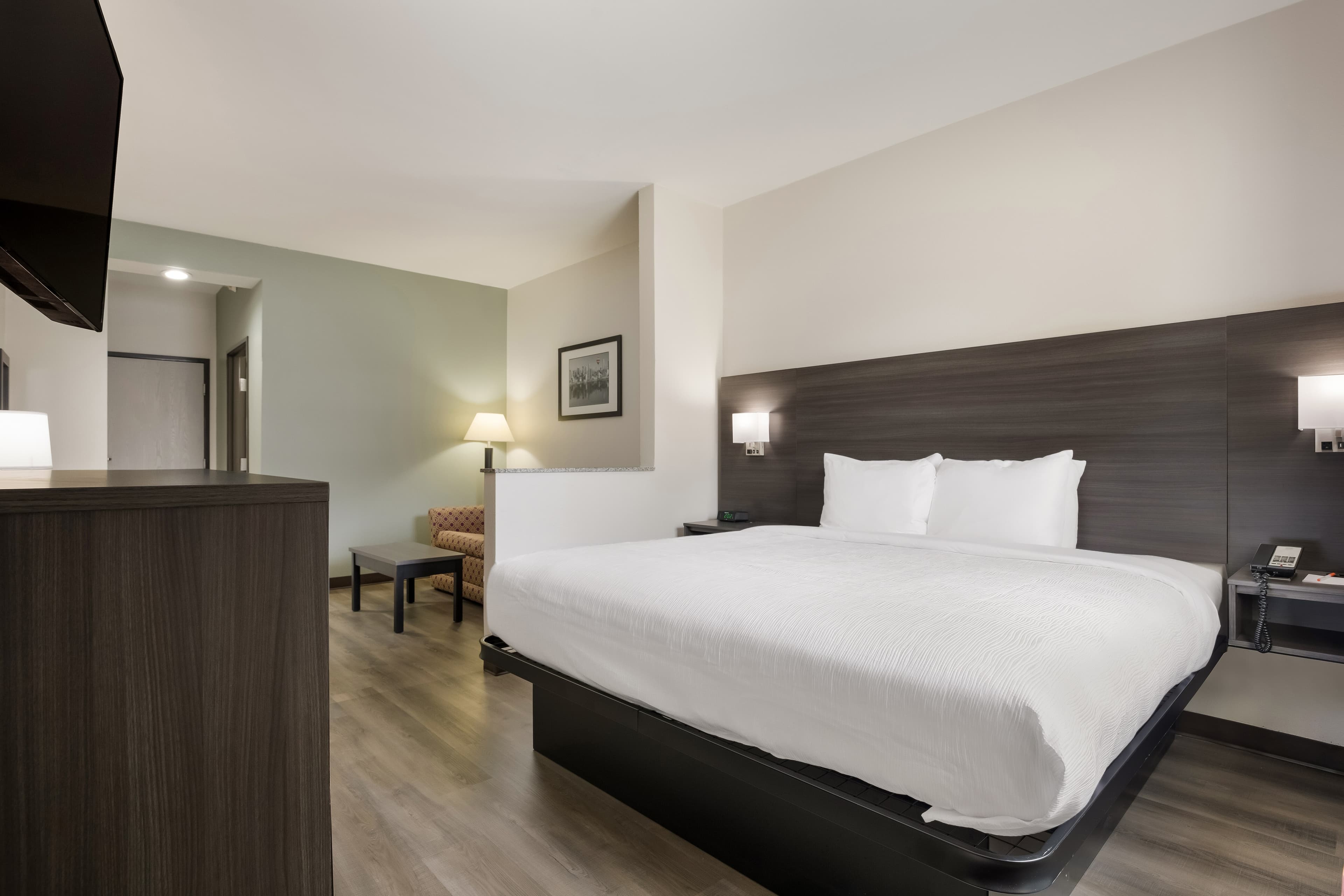 Quality Suites Tulsa I-44 — 11