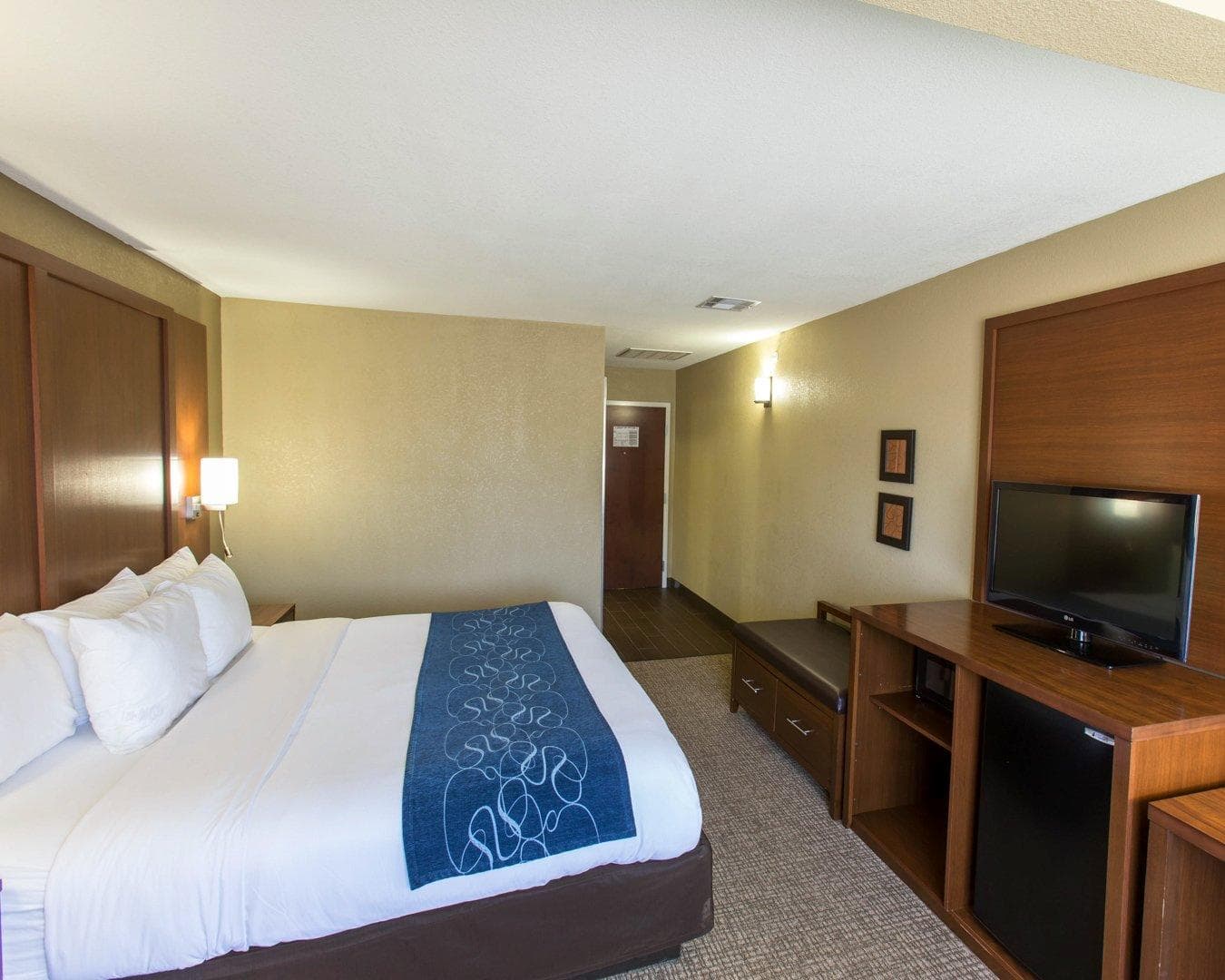Comfort Suites Idabel — 8