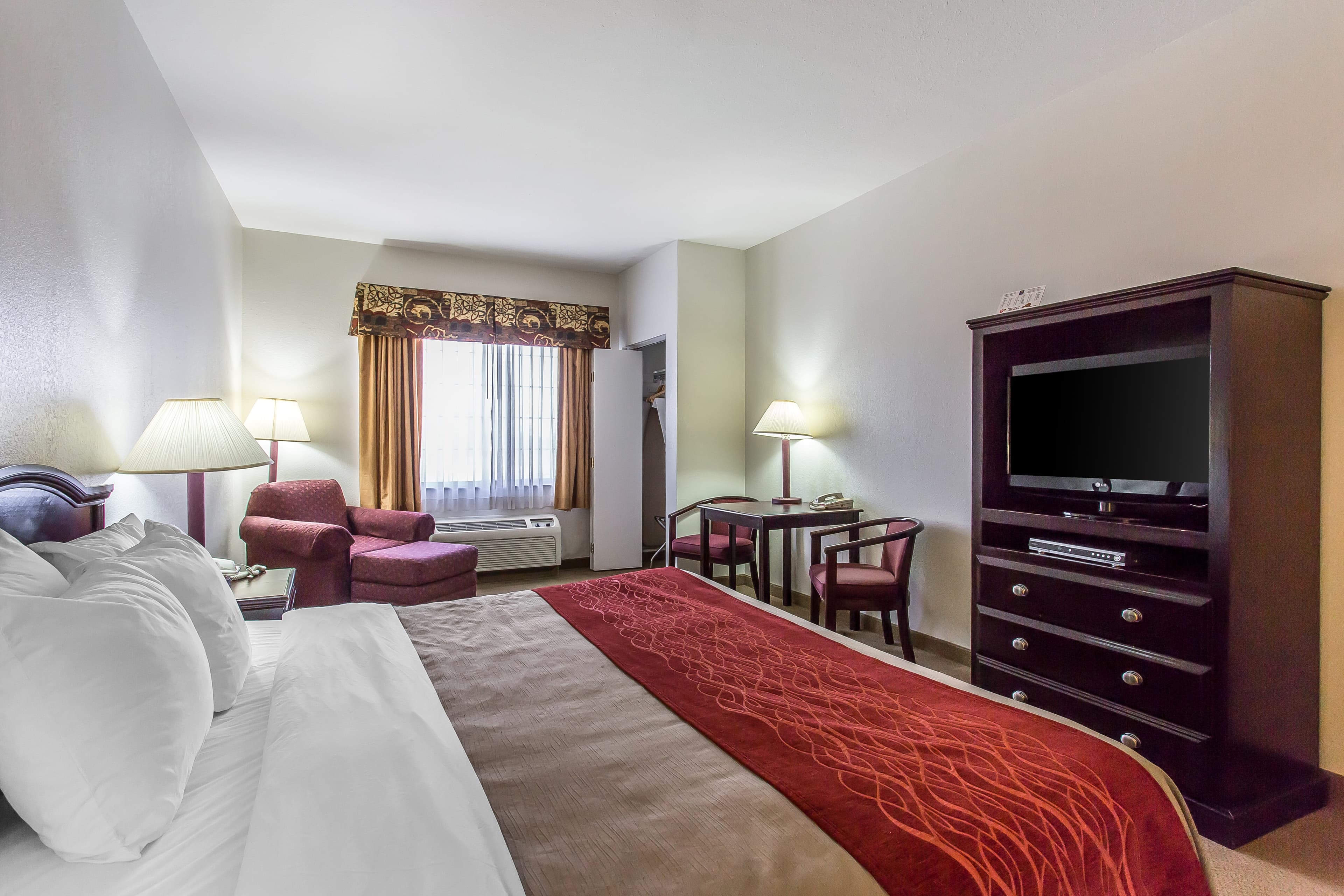 Quality Inn & Suites Guymon East - Image 5