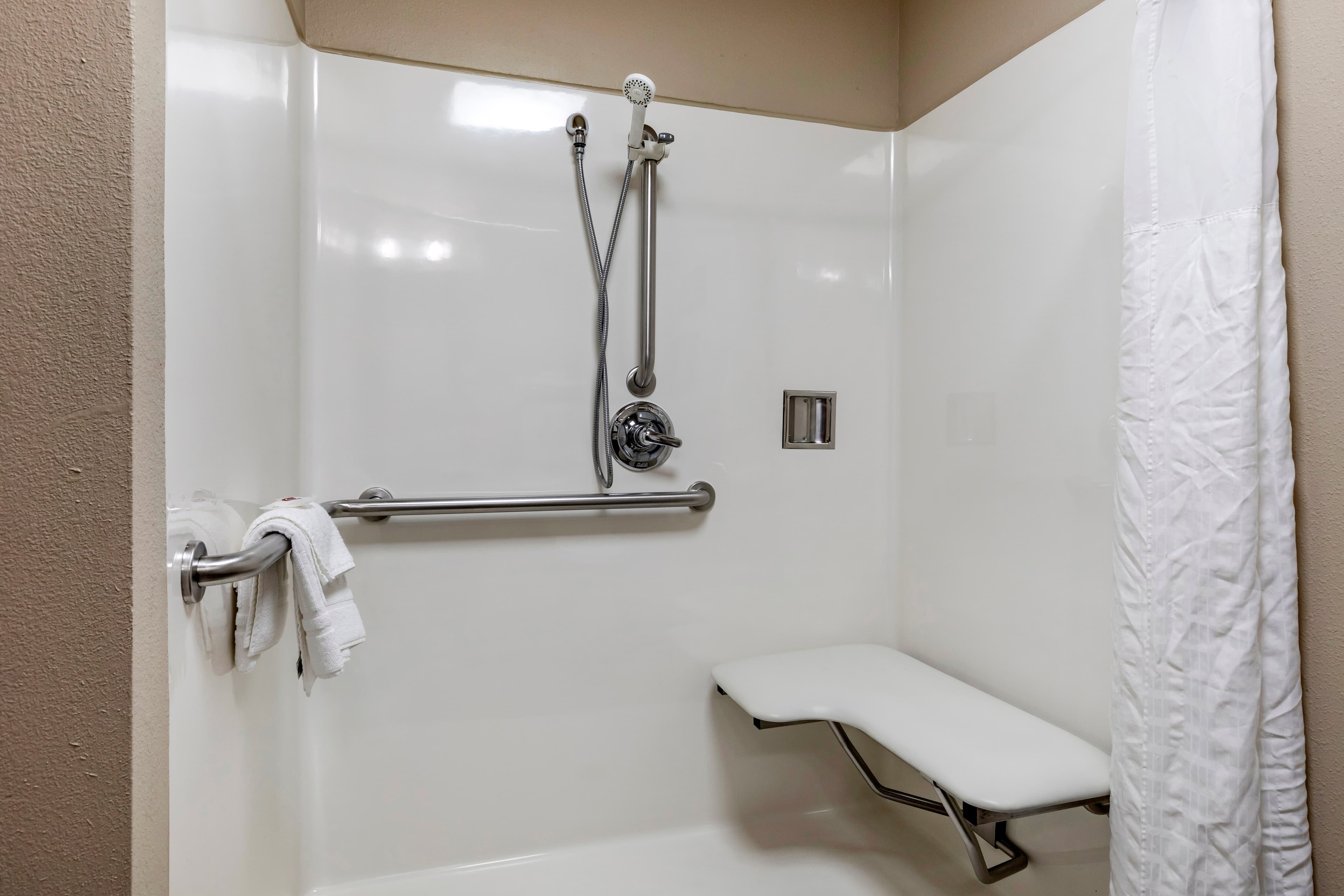 Comfort Inn & Suites Pauls Valley - City Lake - Image 5