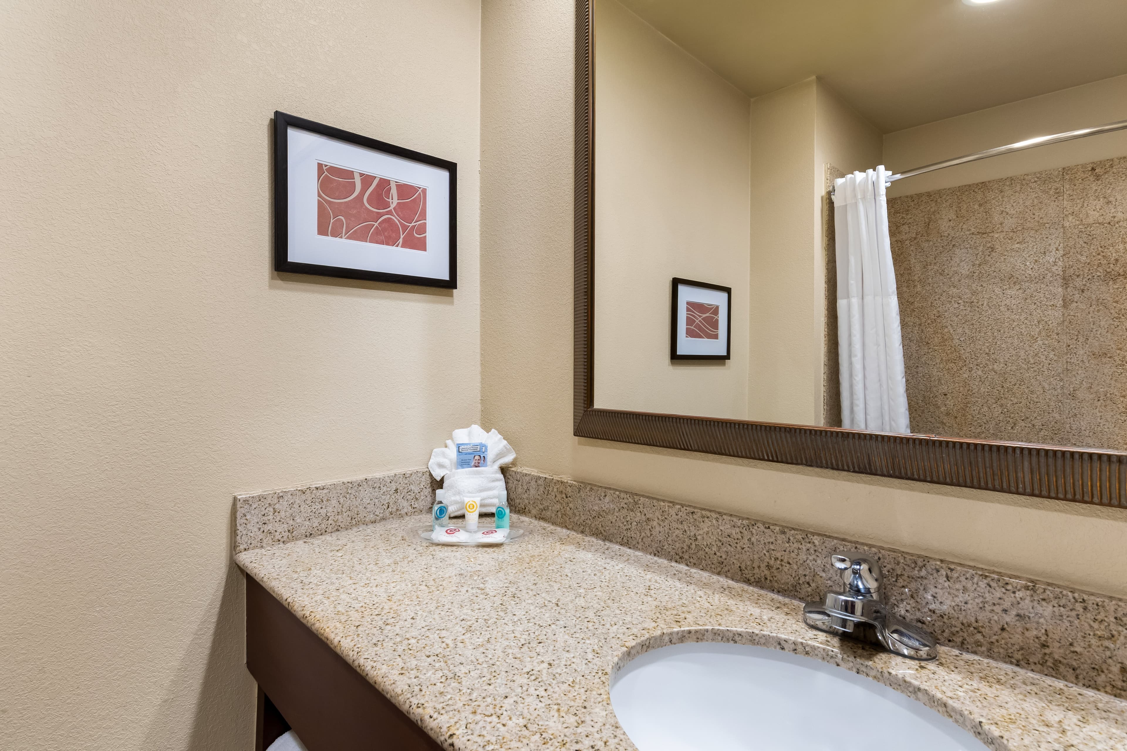 Comfort Suites Yukon - SW Oklahoma City - Image 5