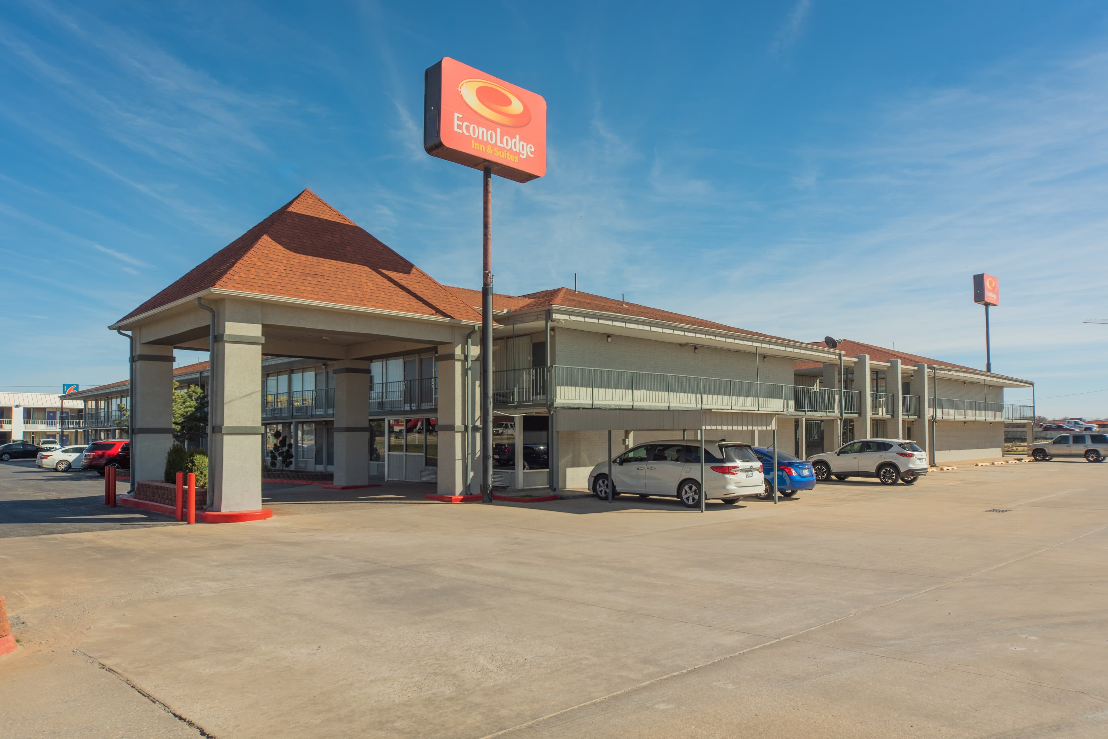 Econo Lodge Inn & Suites Near Bricktown - Image 1