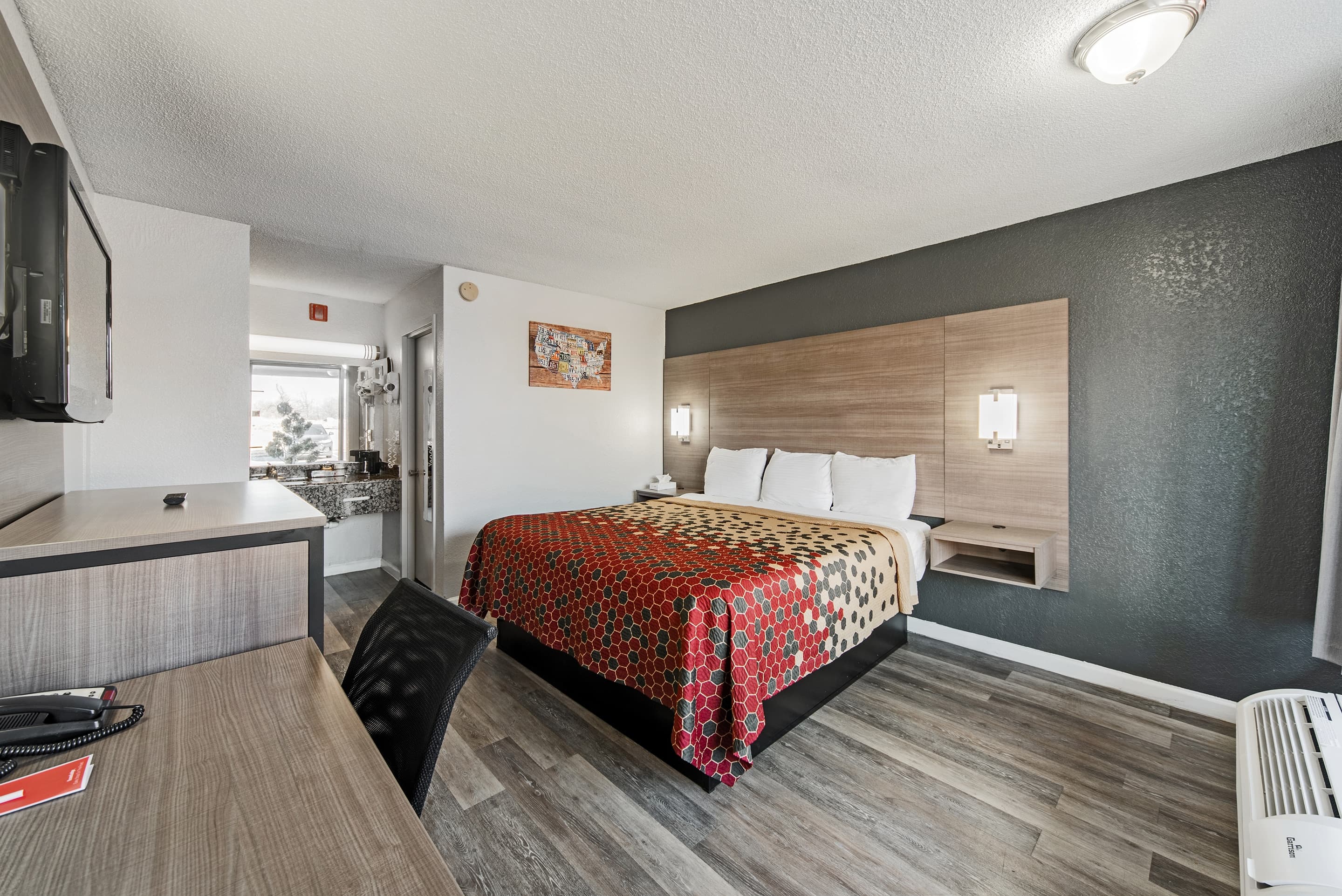 Econo Lodge Inn & Suites Near Bricktown — 20