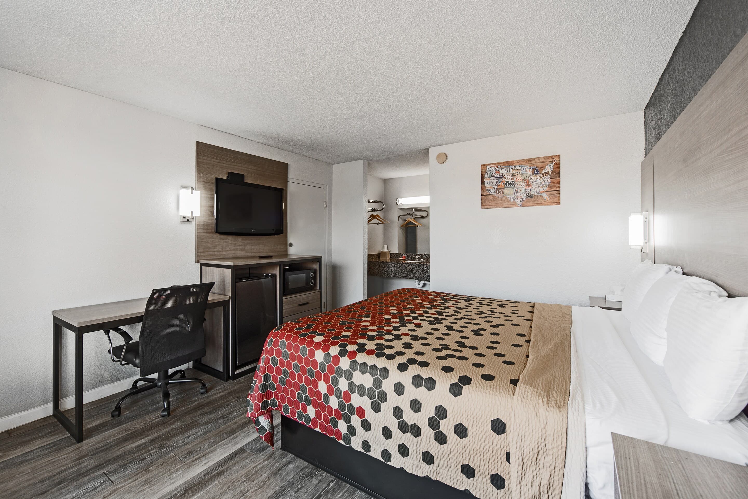 Econo Lodge Inn & Suites Near Bricktown — 22