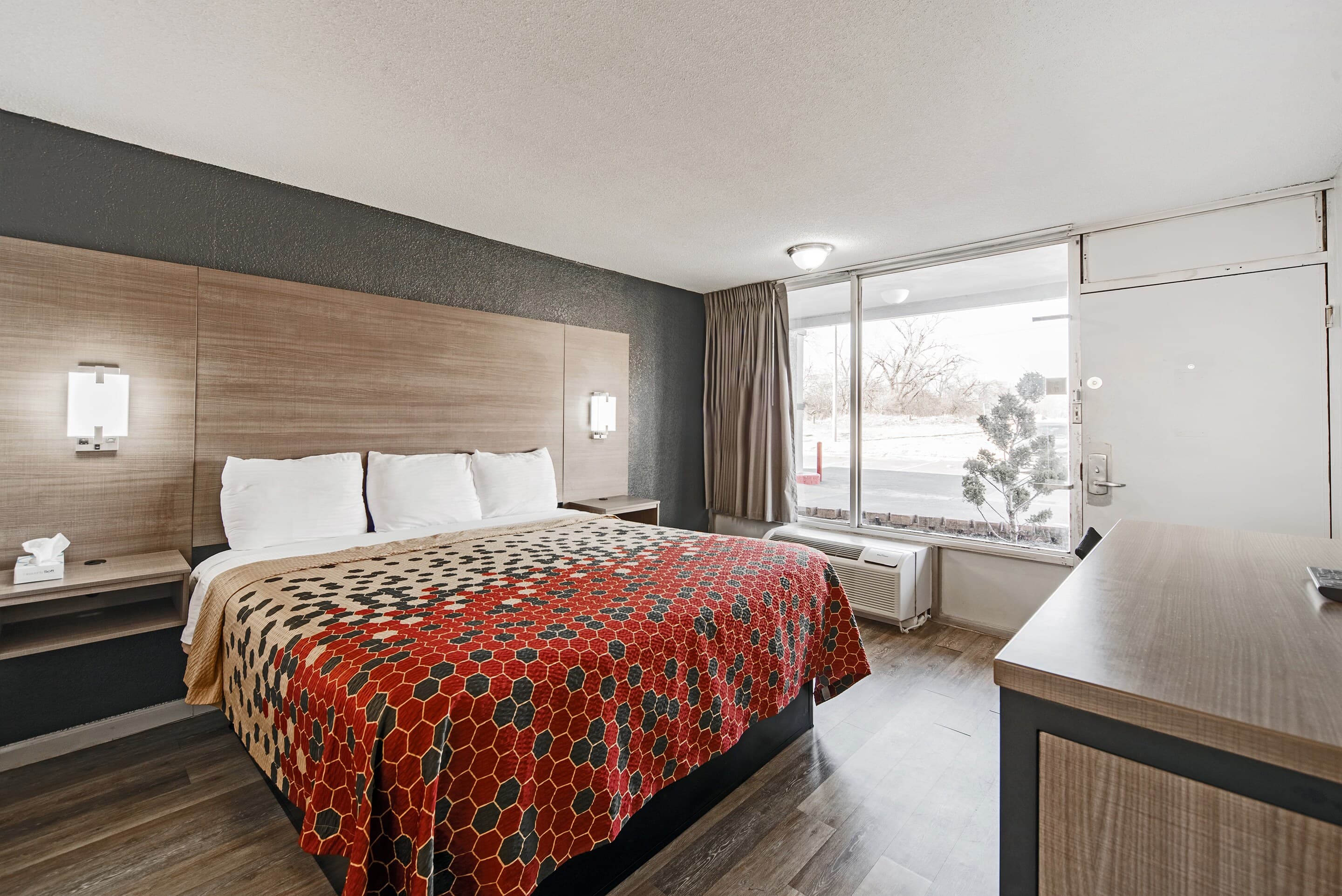 Econo Lodge Inn & Suites Near Bricktown — 23