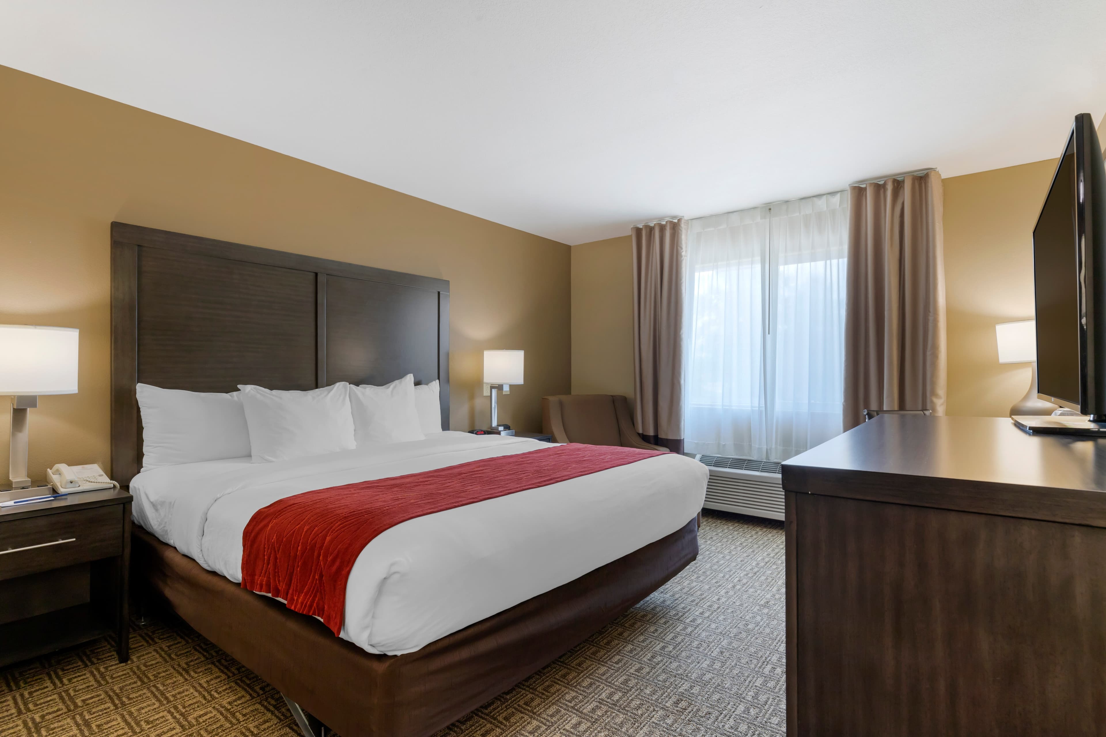 Comfort Inn & Suites Ponca City near Marland Mansion - Image 3