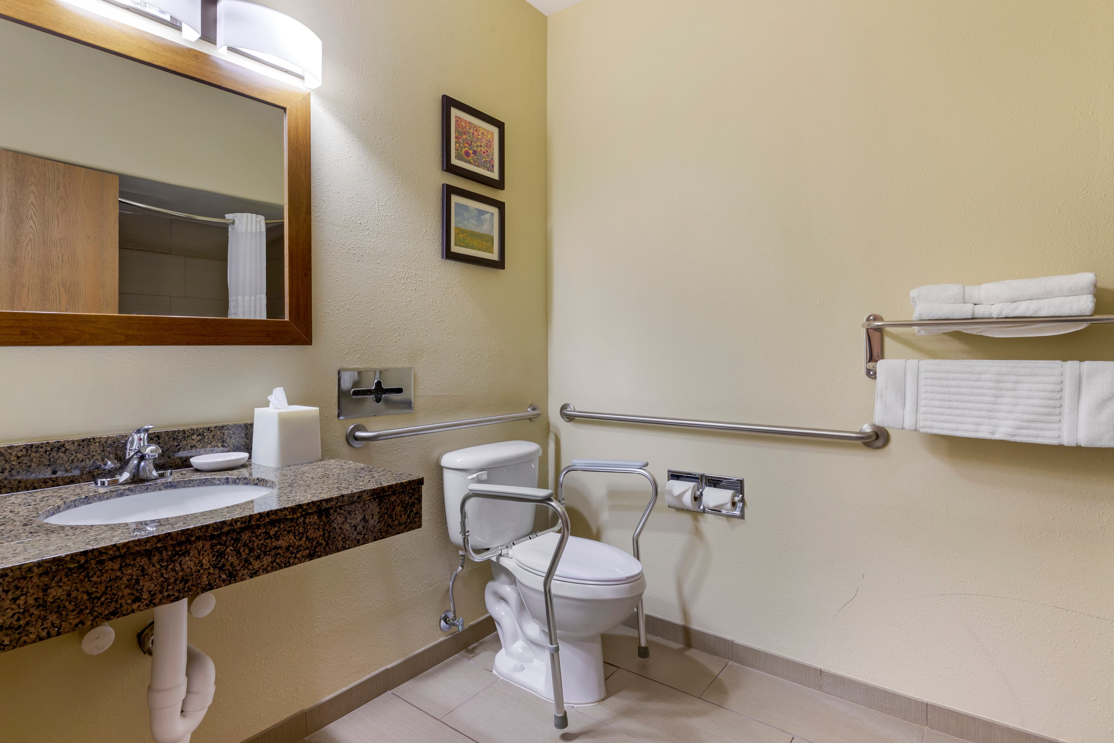 Comfort Inn & Suites Ponca City near Marland Mansion - Image 2