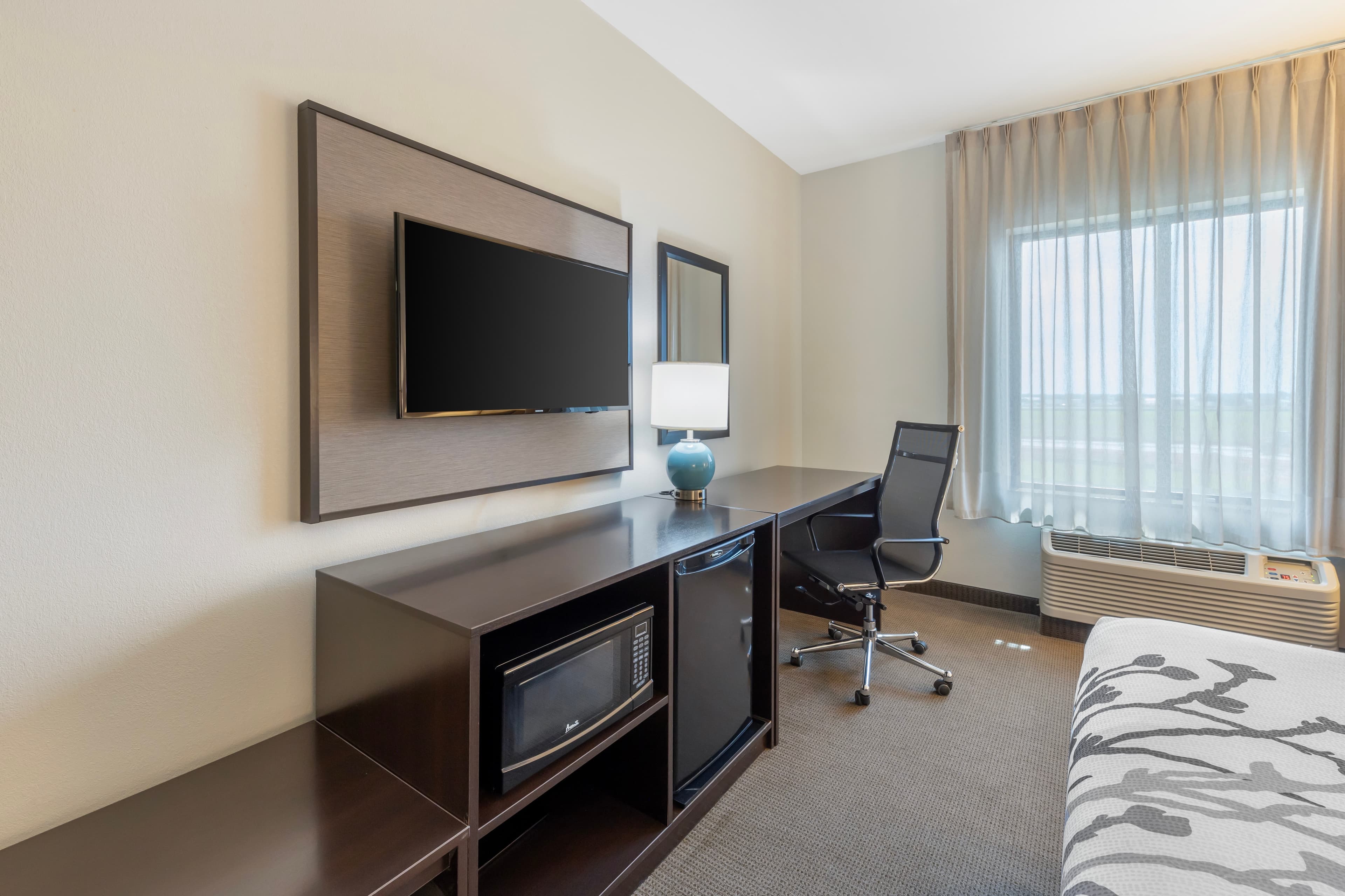 Sleep Inn & Suites Norman near University - Image 3