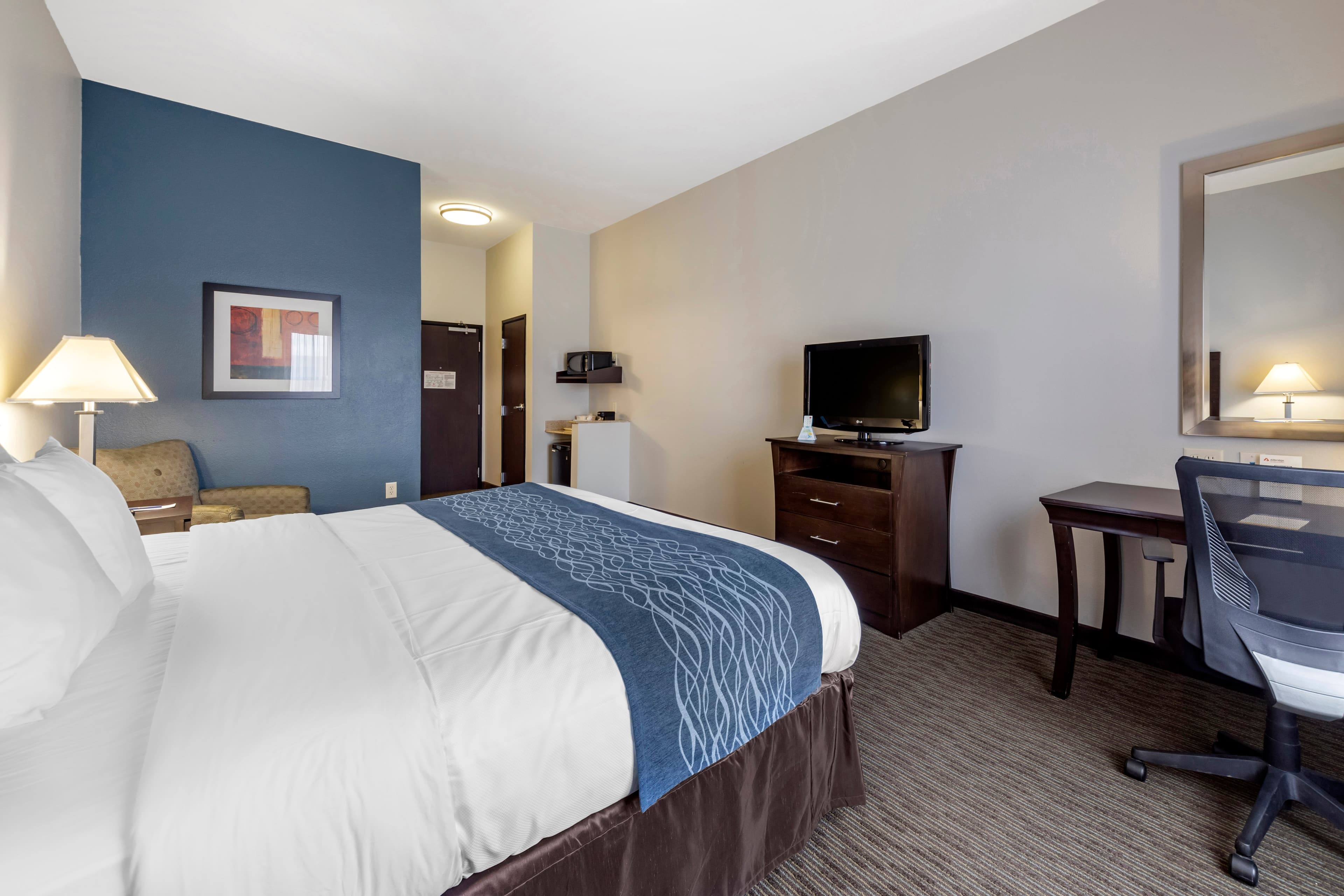Comfort Inn & Suites Oklahoma City West - I-40 - Image 3