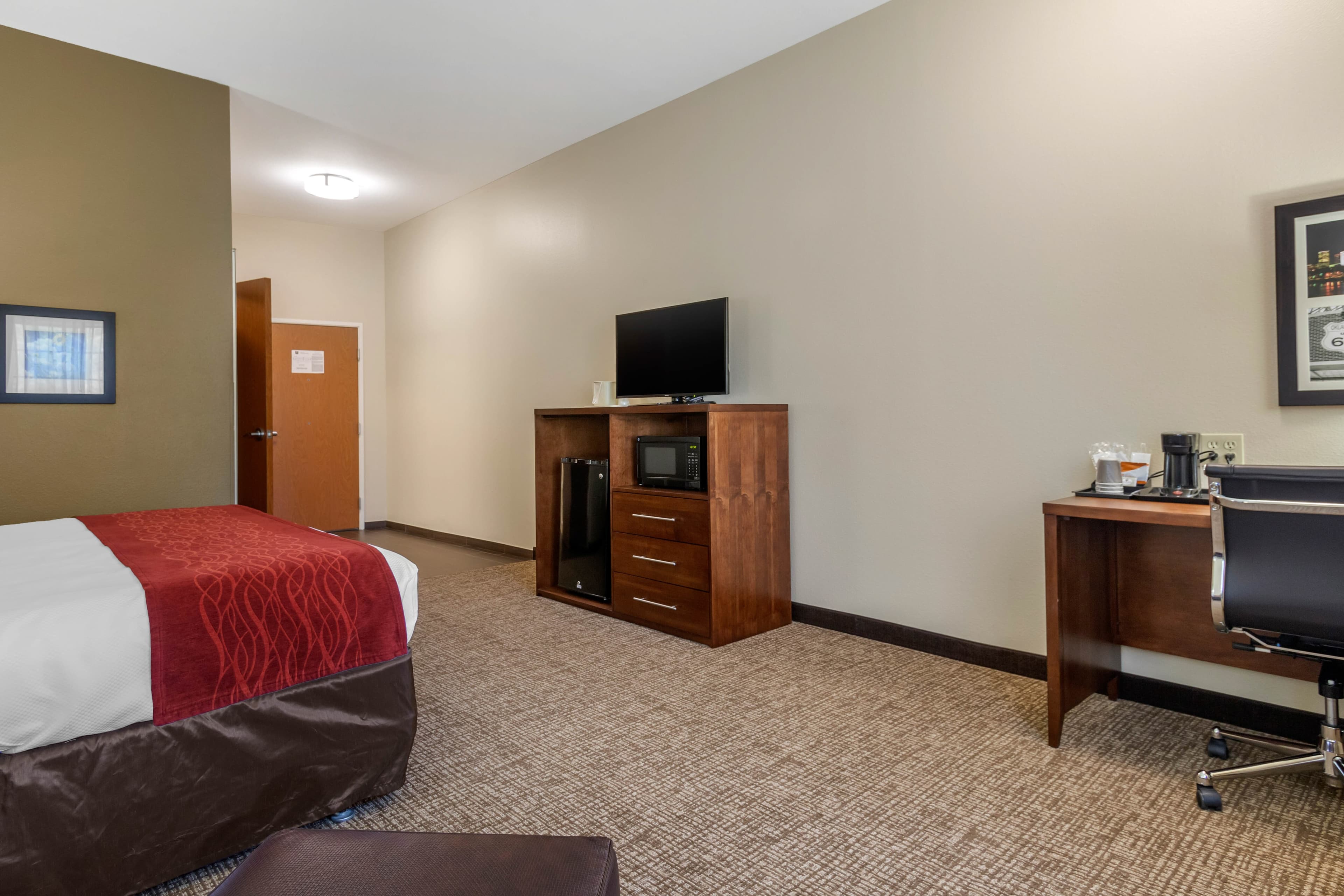 Comfort Inn & Suites Glenpool - Image 4