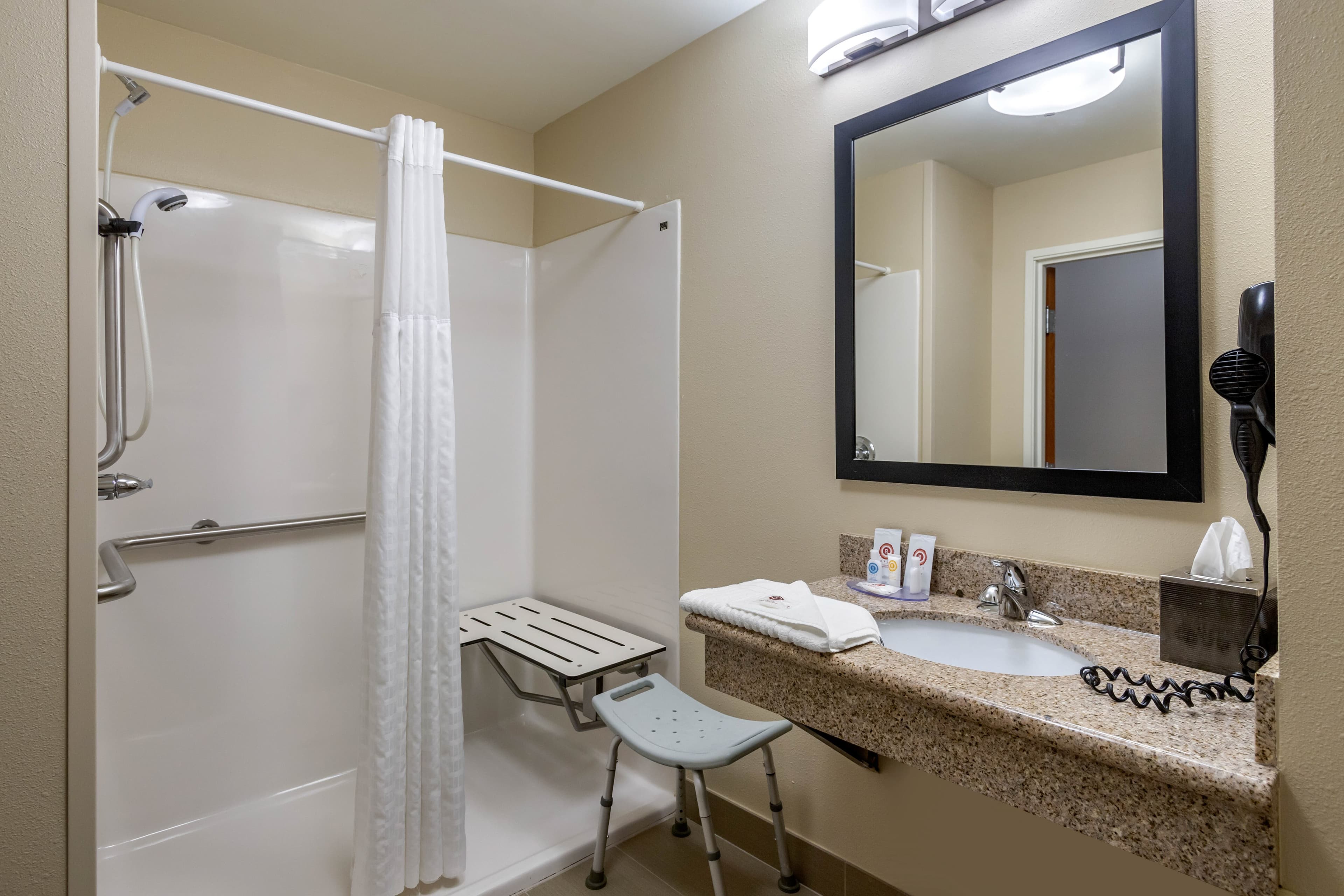 Comfort Inn & Suites Glenpool — 11