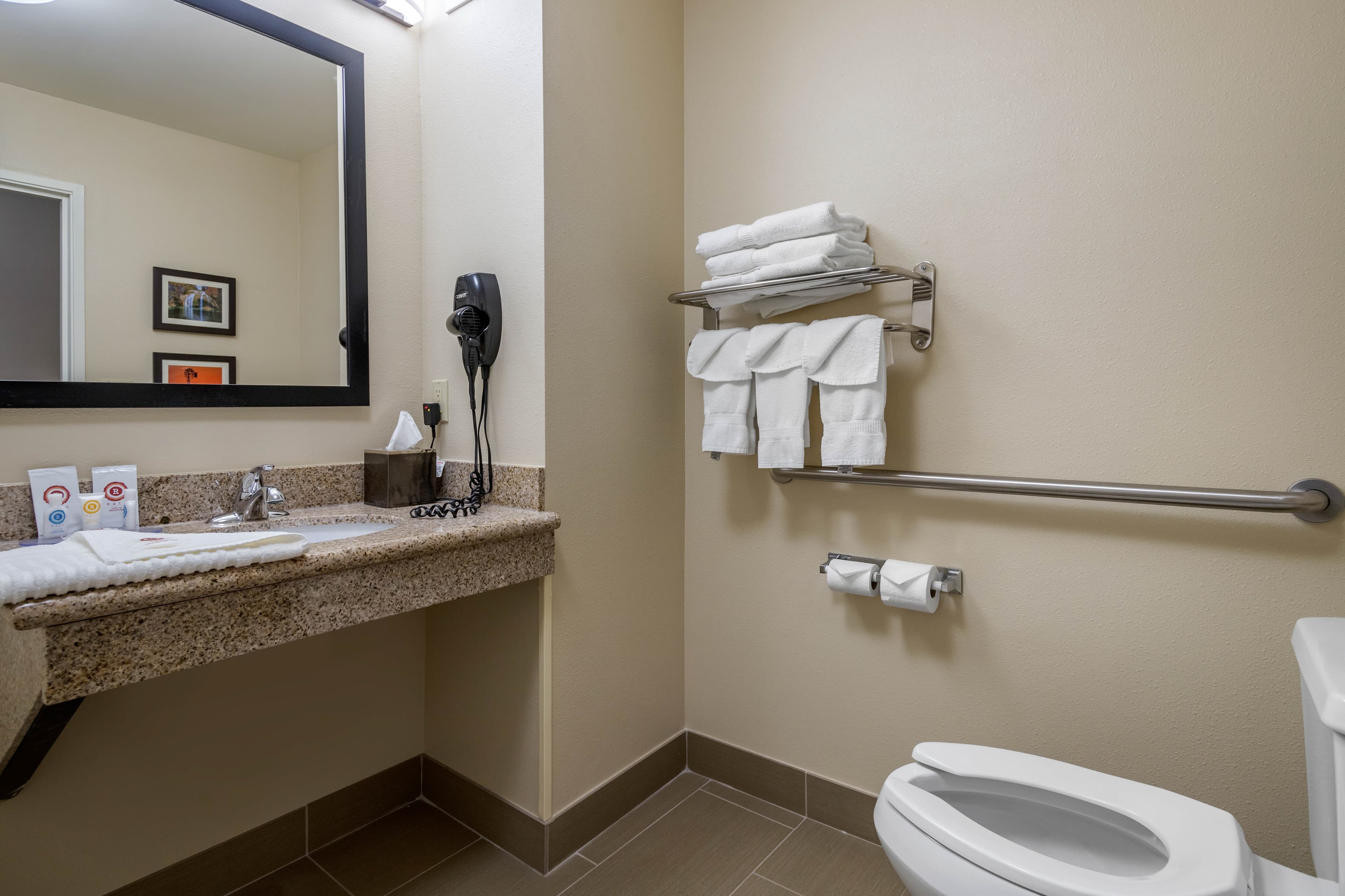 Comfort Inn & Suites Glenpool — 12