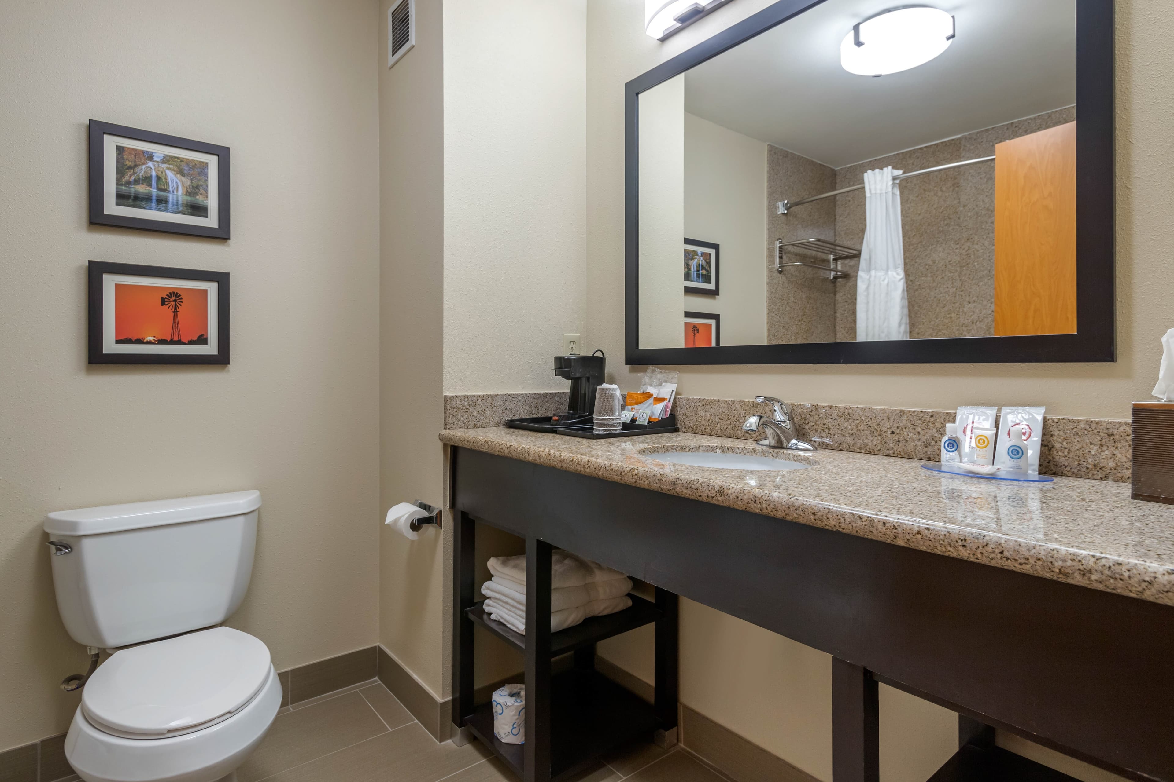Comfort Inn & Suites Glenpool — 16