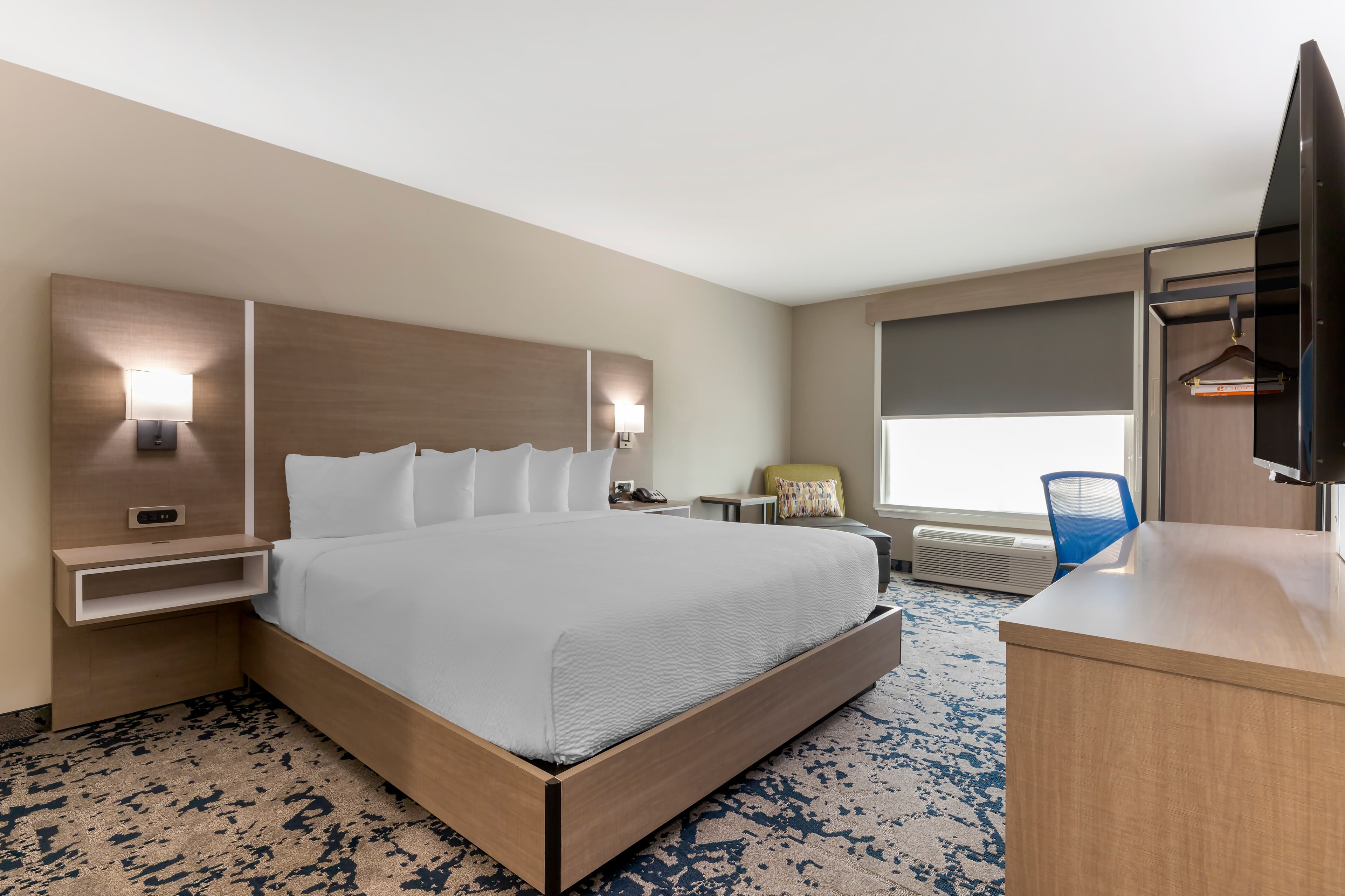 Comfort Inn & Suites Muskogee - Image 2