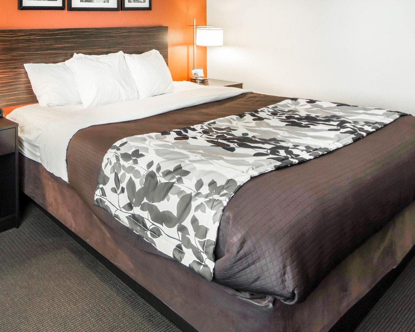 Sleep Inn & Suites Hennessey - Image 2