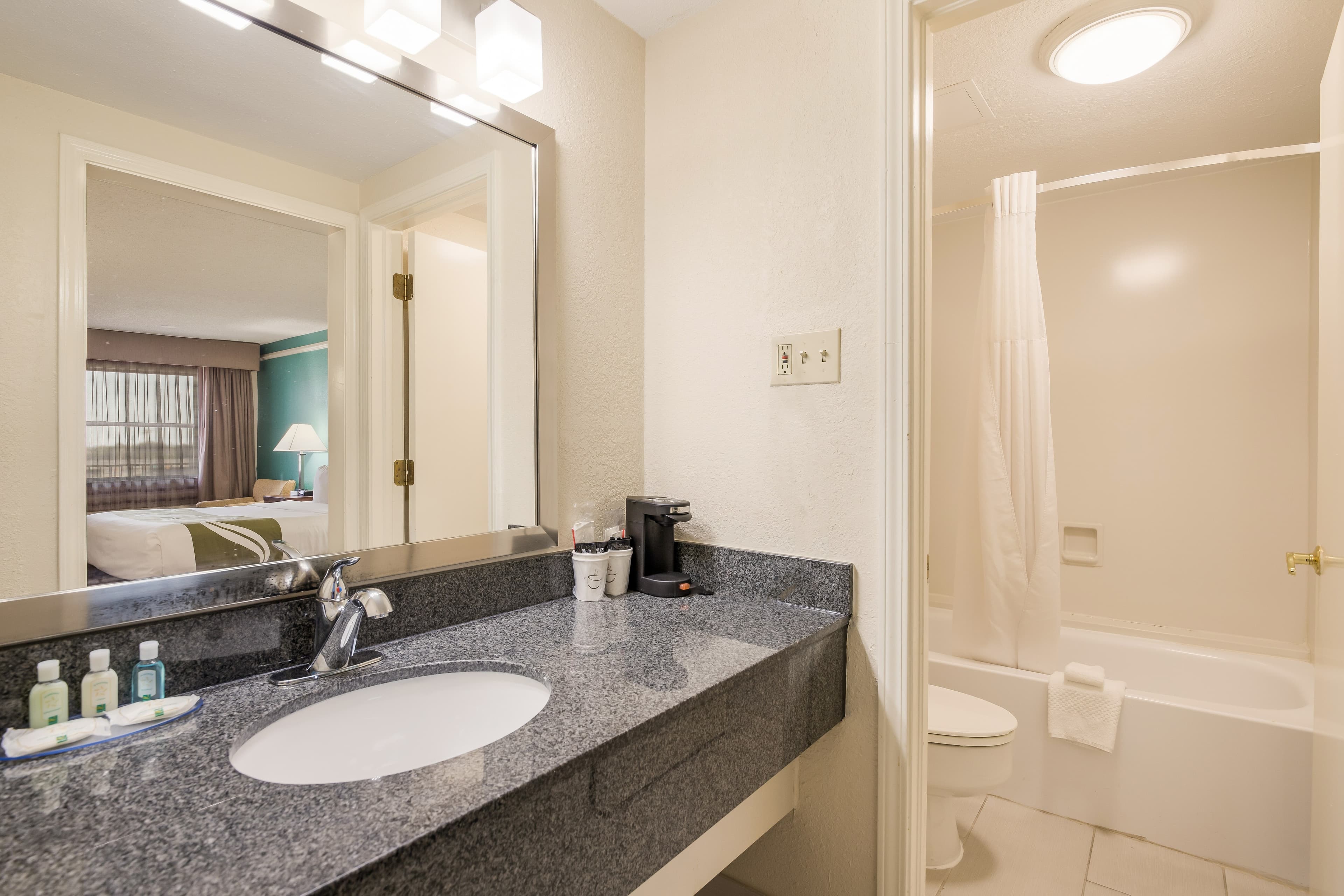 Quality Inn Tulsa Central - Image 3