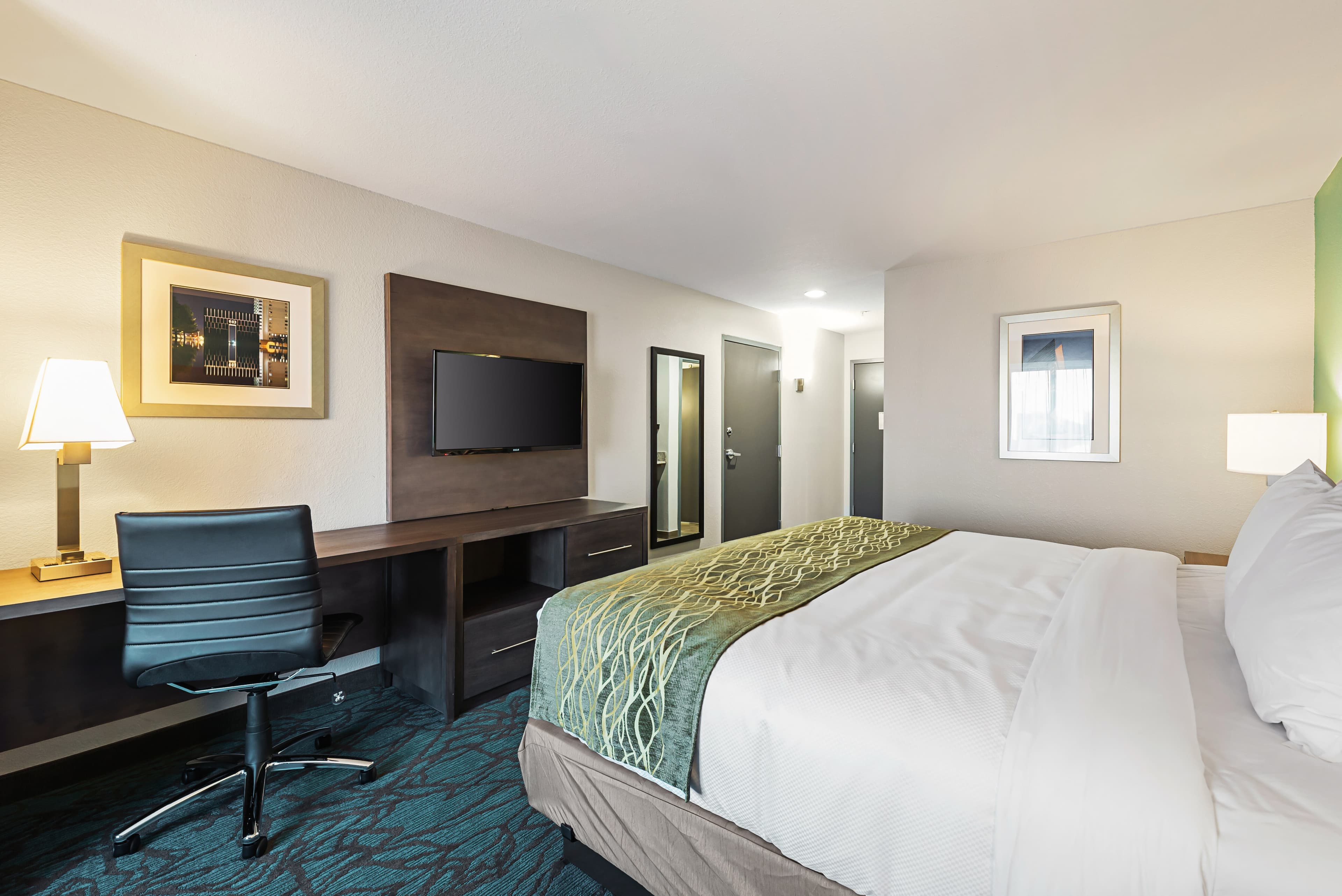 Comfort Inn & Suites Oklahoma City near Bricktown - Image 3